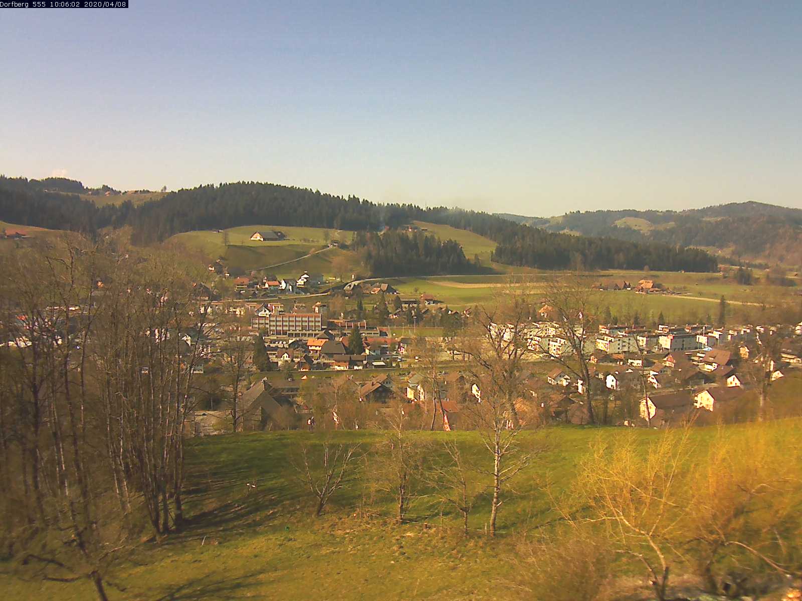 Webcam-Bild: Aussicht vom Dorfberg in Langnau 20200408-100601