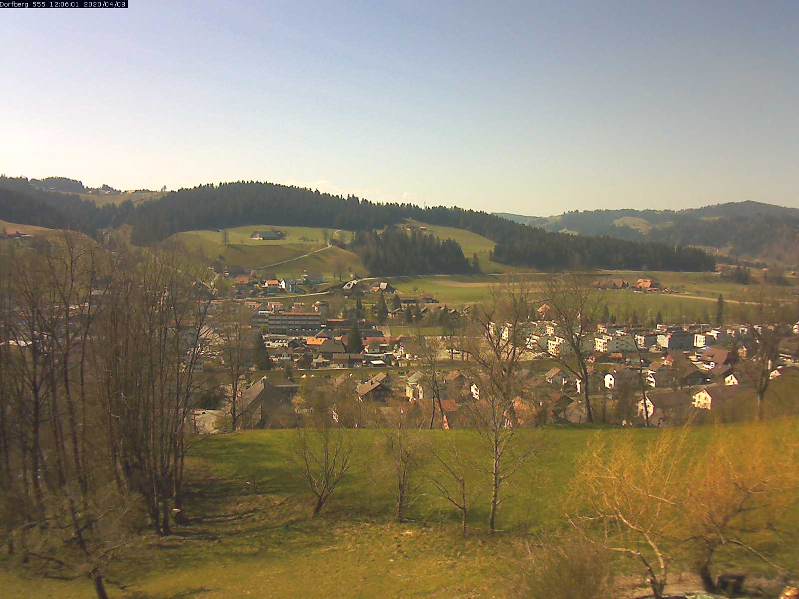 Webcam-Bild: Aussicht vom Dorfberg in Langnau 20200408-120601