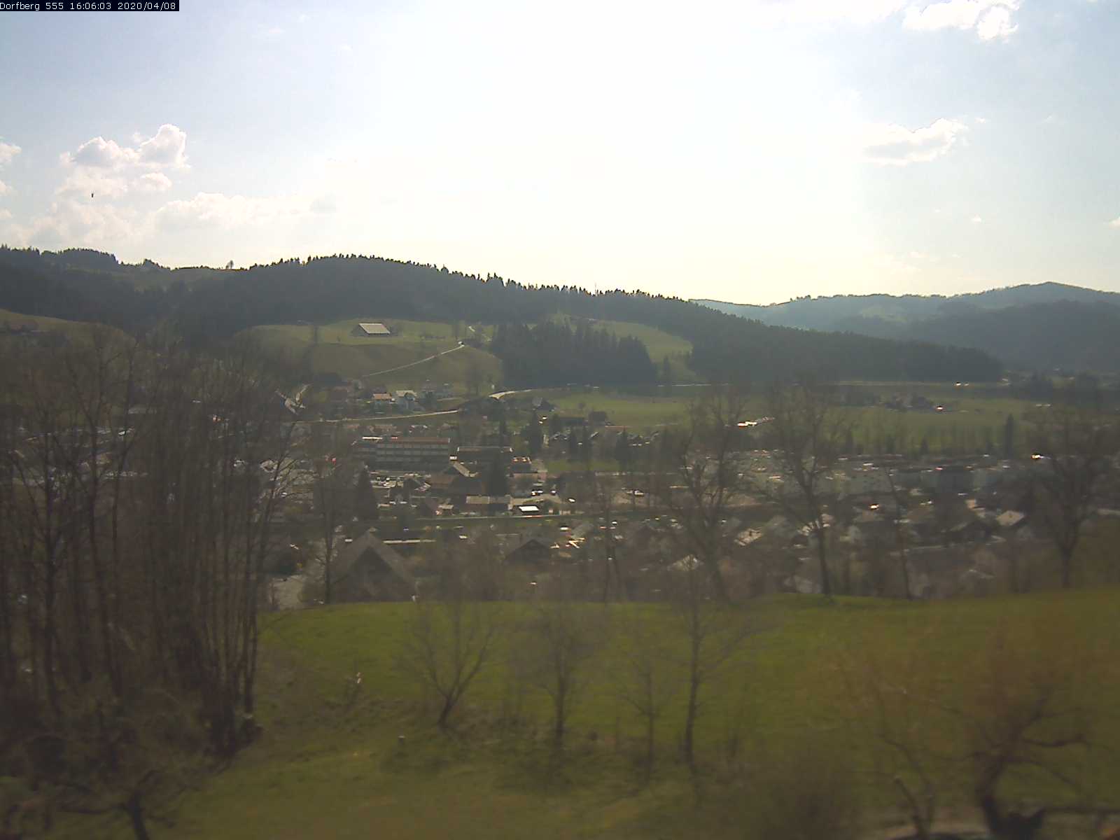 Webcam-Bild: Aussicht vom Dorfberg in Langnau 20200408-160601