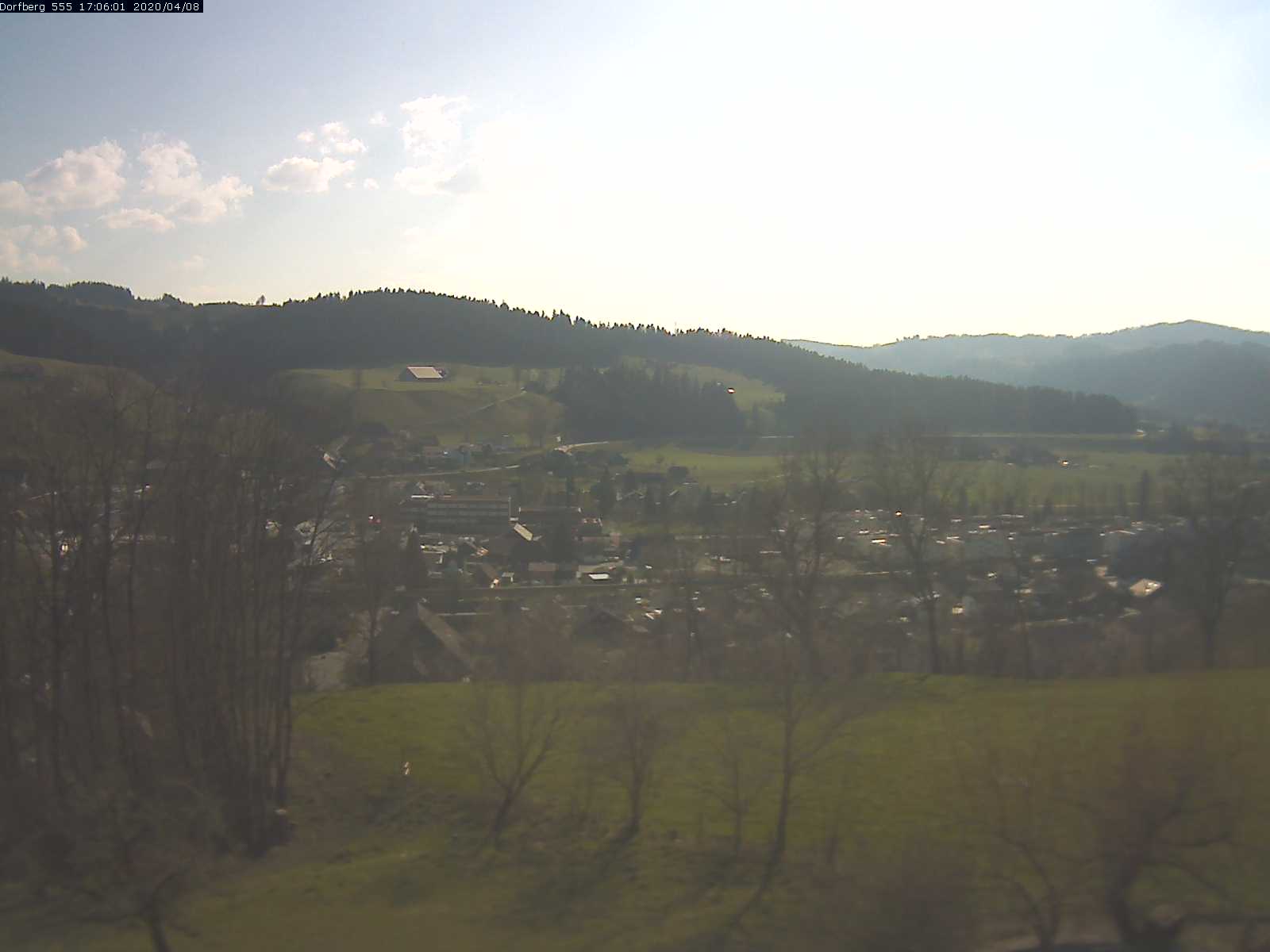 Webcam-Bild: Aussicht vom Dorfberg in Langnau 20200408-170601