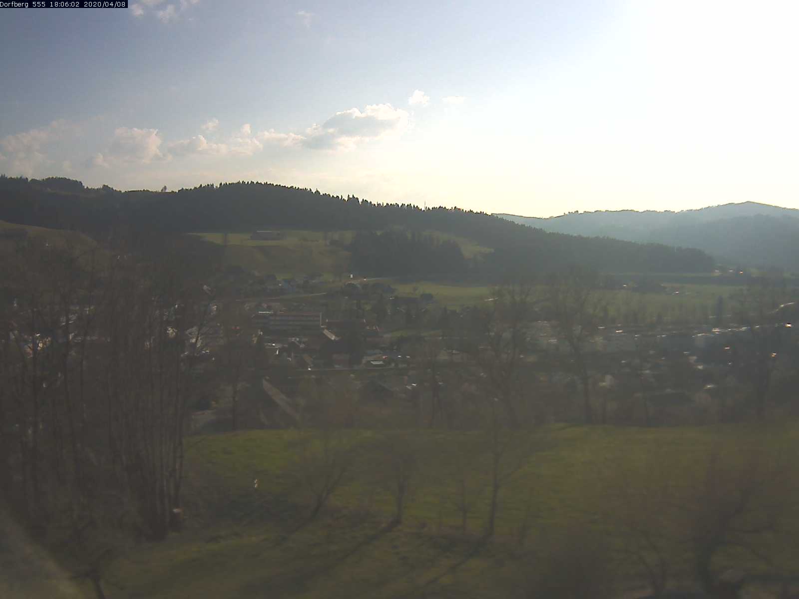 Webcam-Bild: Aussicht vom Dorfberg in Langnau 20200408-180601