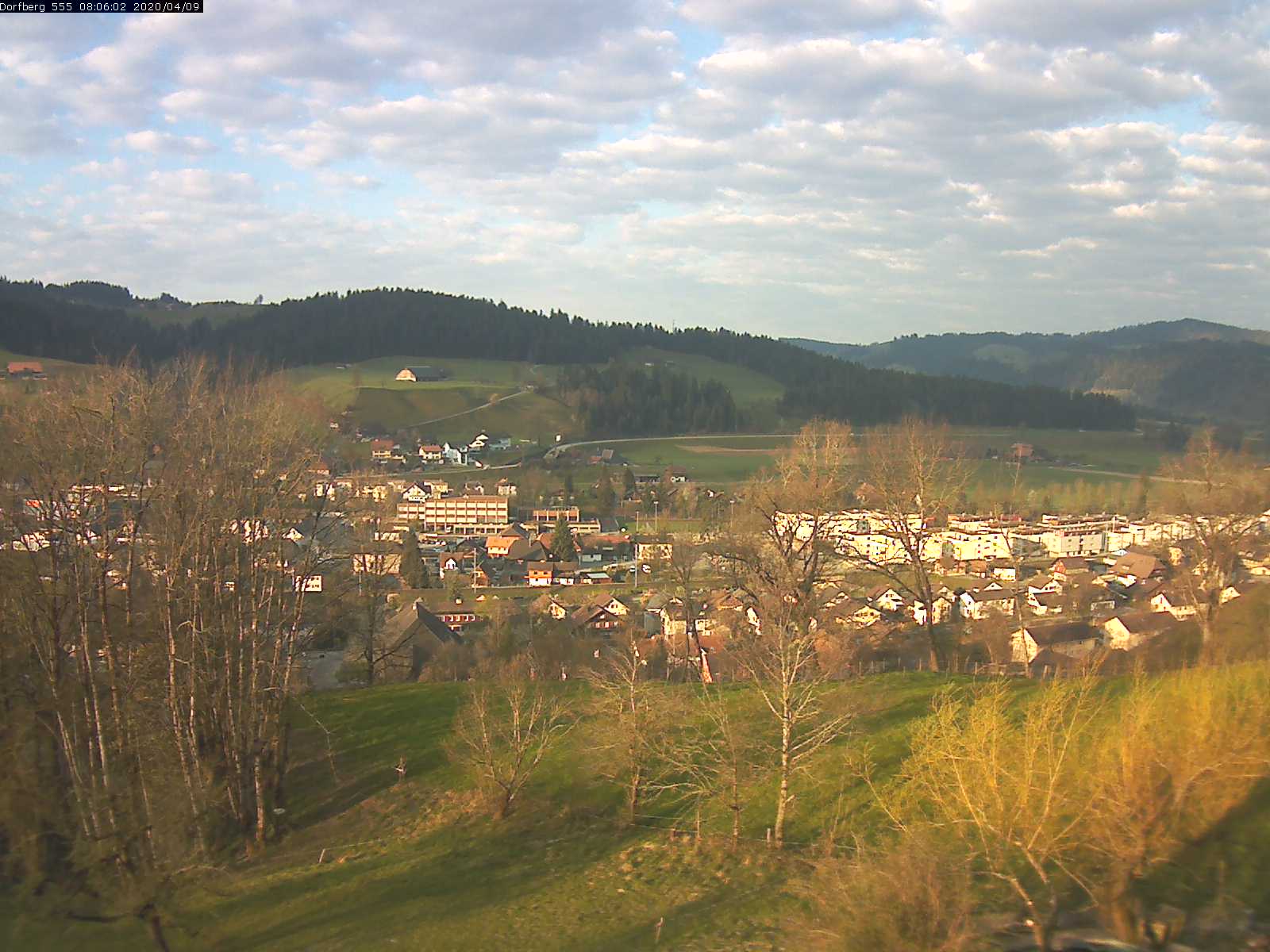 Webcam-Bild: Aussicht vom Dorfberg in Langnau 20200409-080601