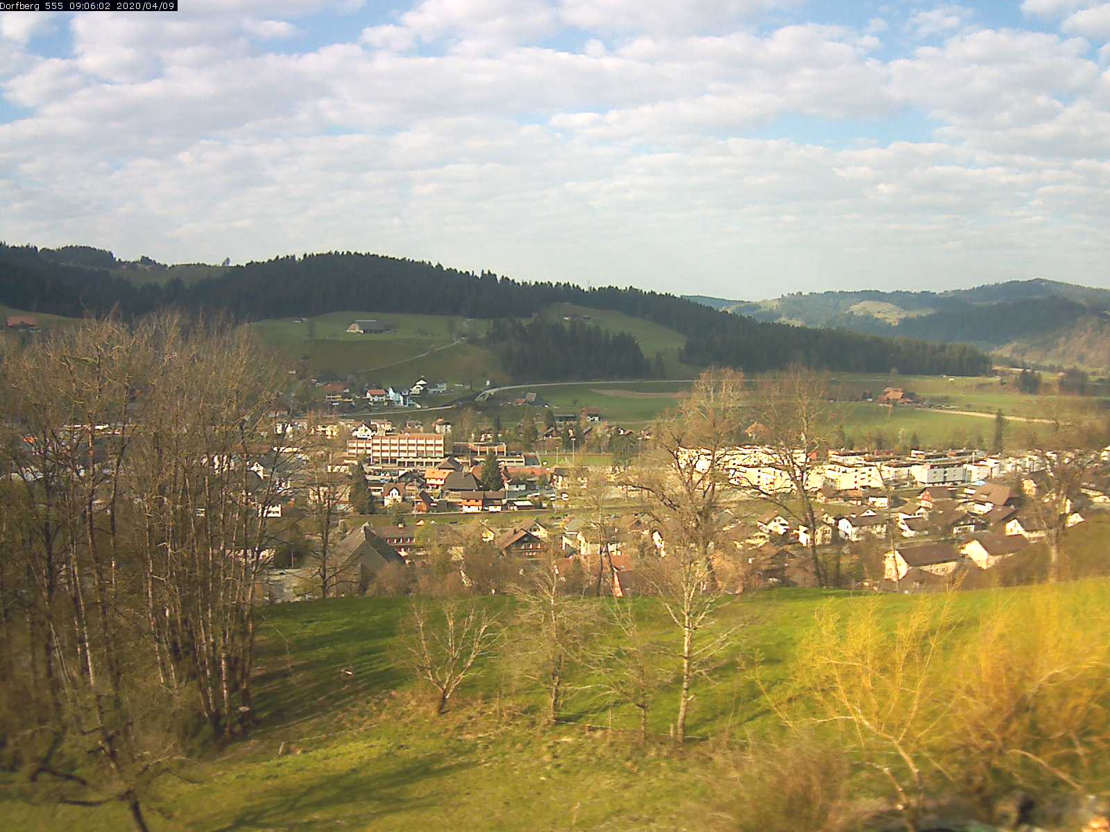 Webcam-Bild: Aussicht vom Dorfberg in Langnau 20200409-090601