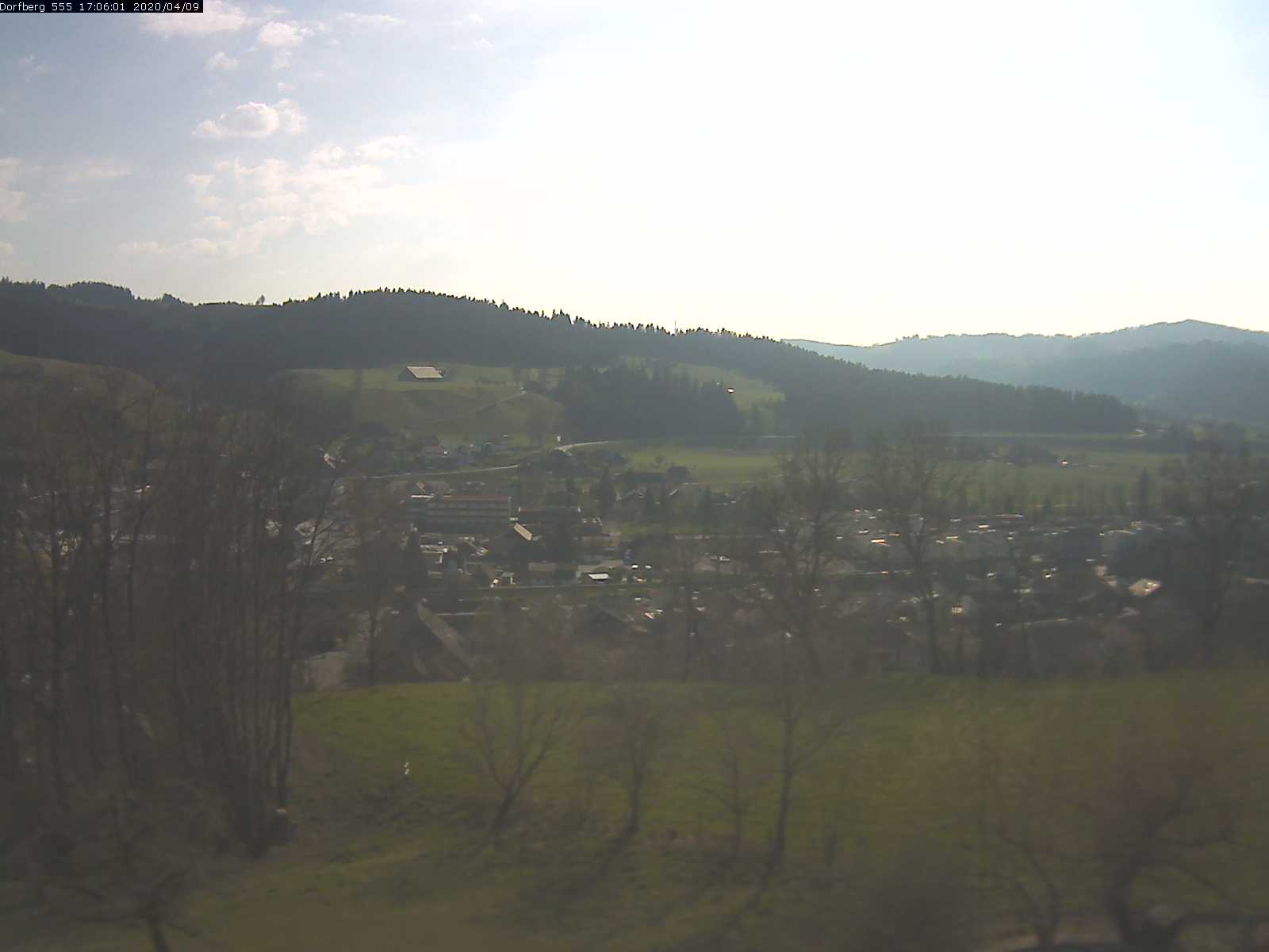Webcam-Bild: Aussicht vom Dorfberg in Langnau 20200409-170601