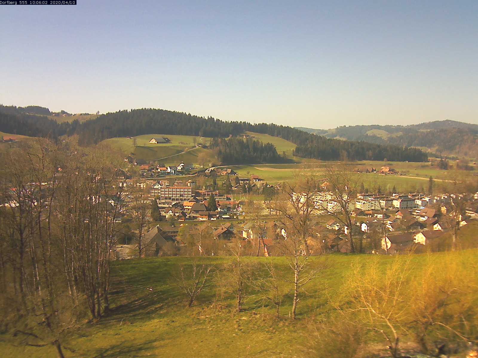 Webcam-Bild: Aussicht vom Dorfberg in Langnau 20200410-100601