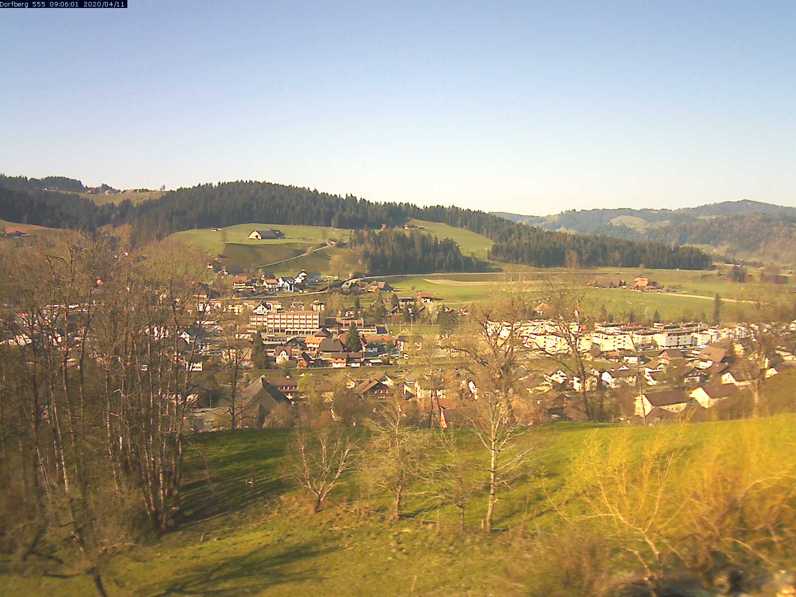 Webcam-Bild: Aussicht vom Dorfberg in Langnau 20200411-090601