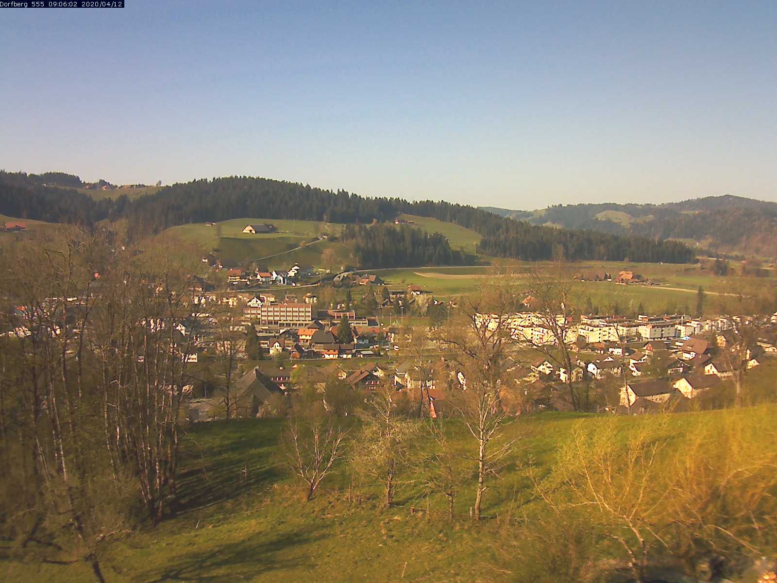Webcam-Bild: Aussicht vom Dorfberg in Langnau 20200412-090601