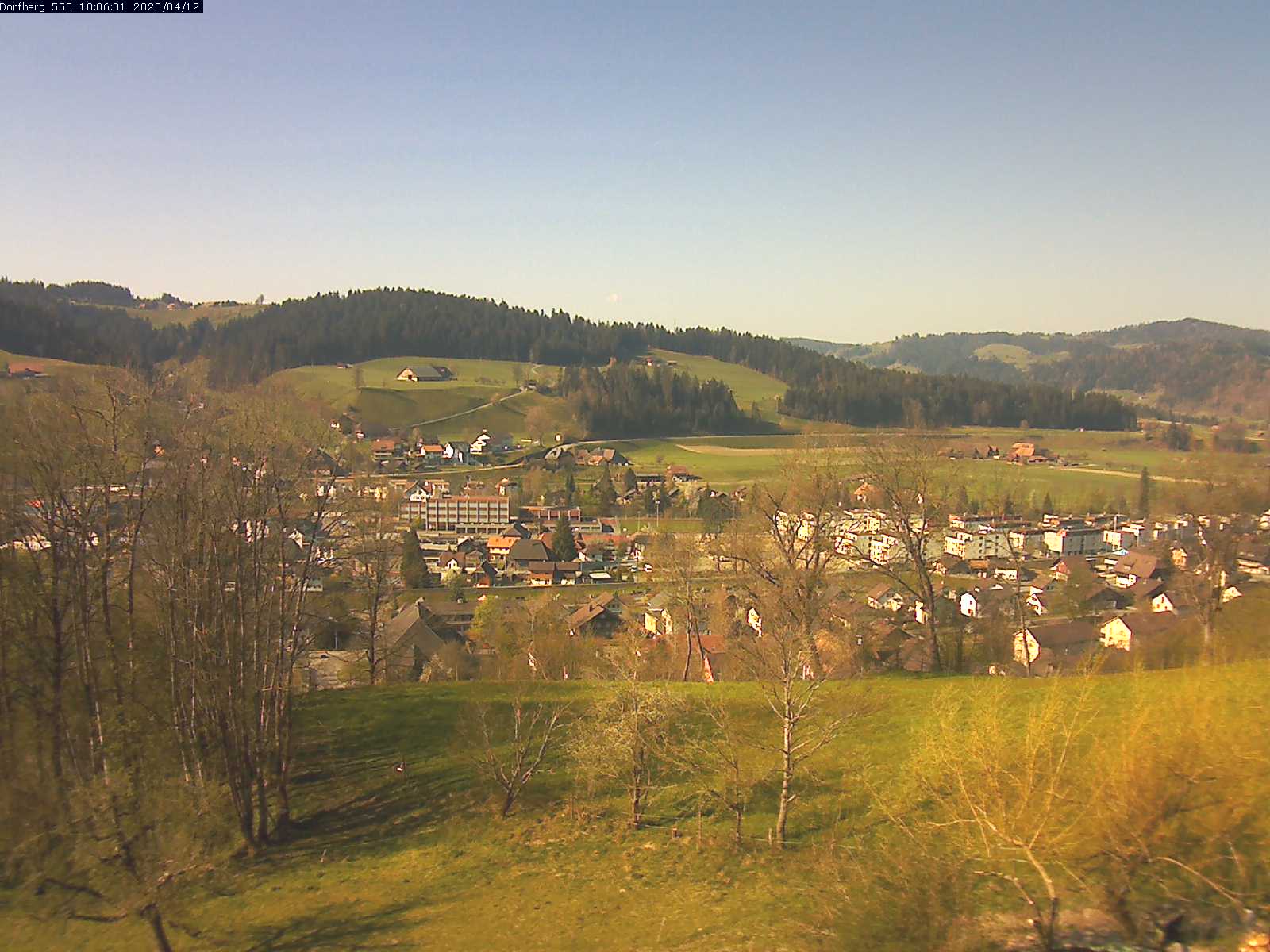 Webcam-Bild: Aussicht vom Dorfberg in Langnau 20200412-100601