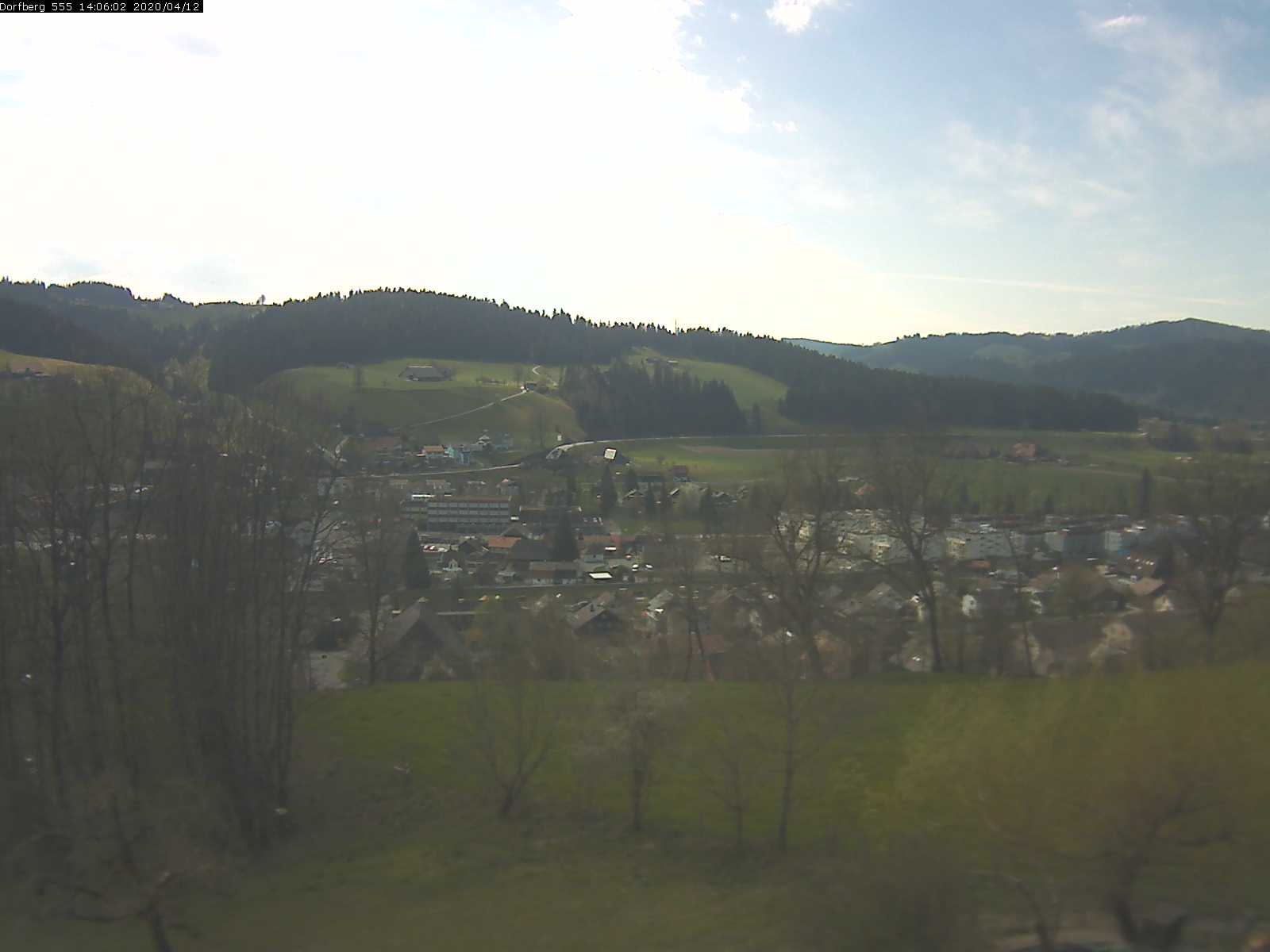 Webcam-Bild: Aussicht vom Dorfberg in Langnau 20200412-140601