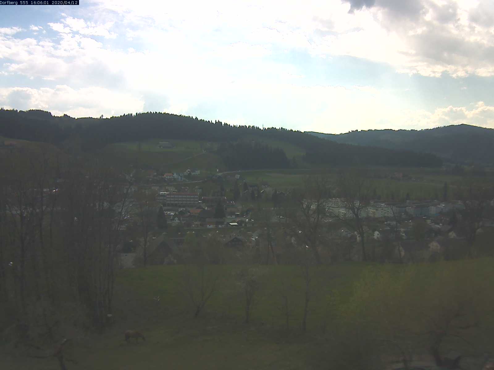Webcam-Bild: Aussicht vom Dorfberg in Langnau 20200412-160601