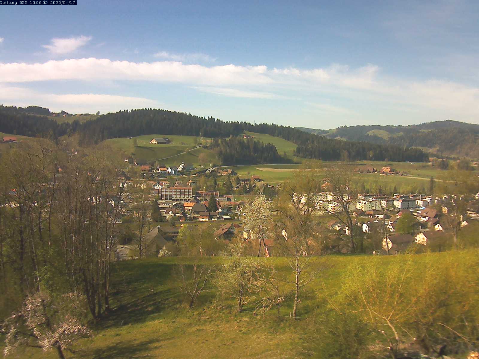 Webcam-Bild: Aussicht vom Dorfberg in Langnau 20200417-100601