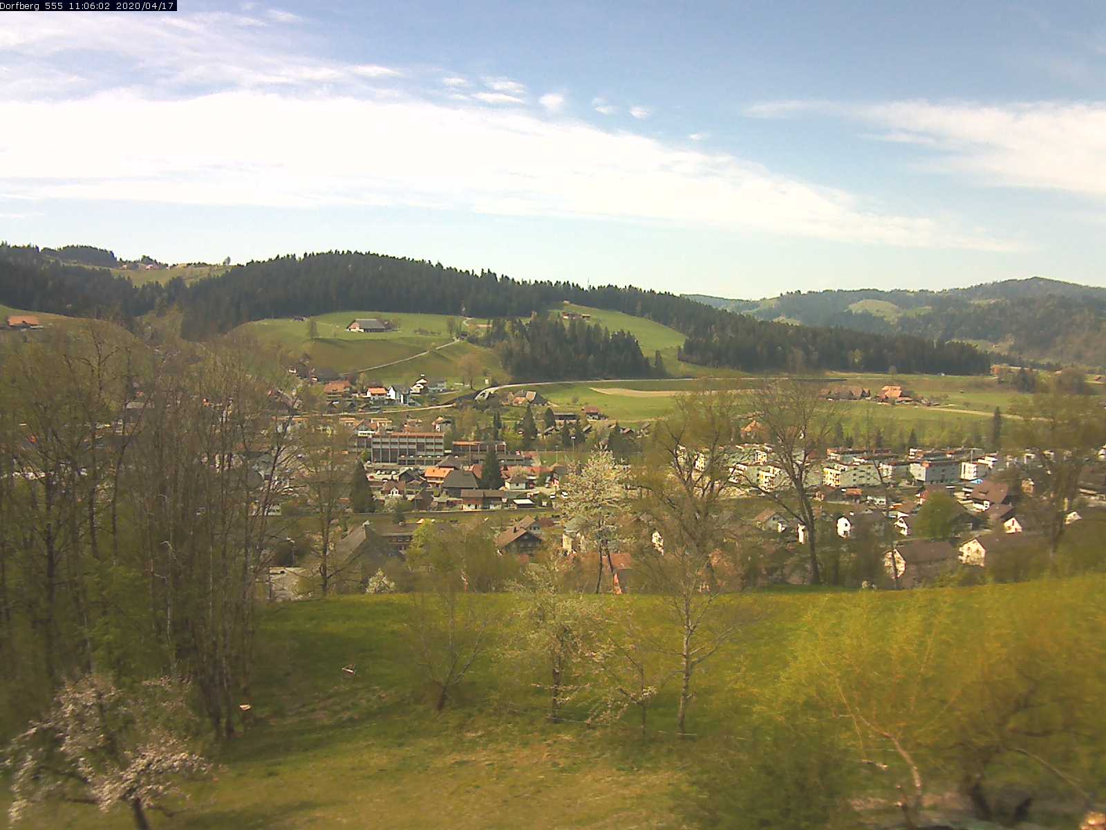 Webcam-Bild: Aussicht vom Dorfberg in Langnau 20200417-110601