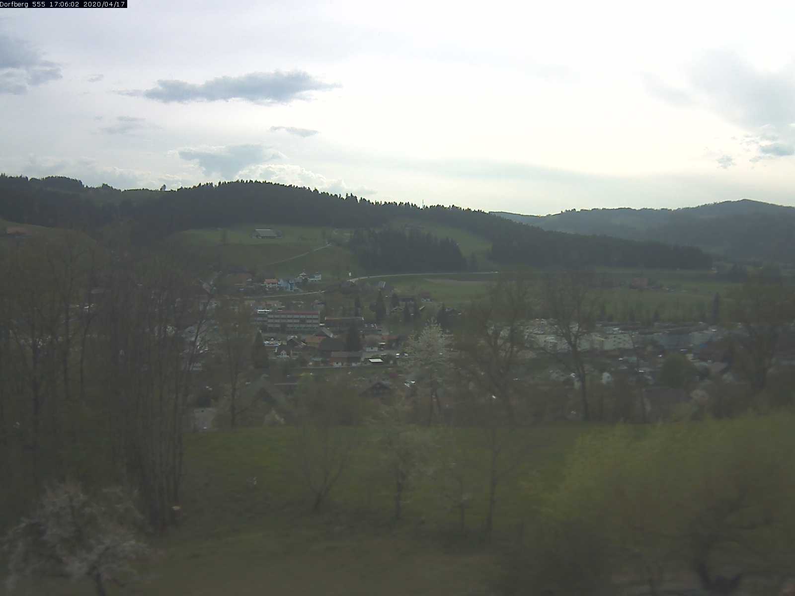 Webcam-Bild: Aussicht vom Dorfberg in Langnau 20200417-170601
