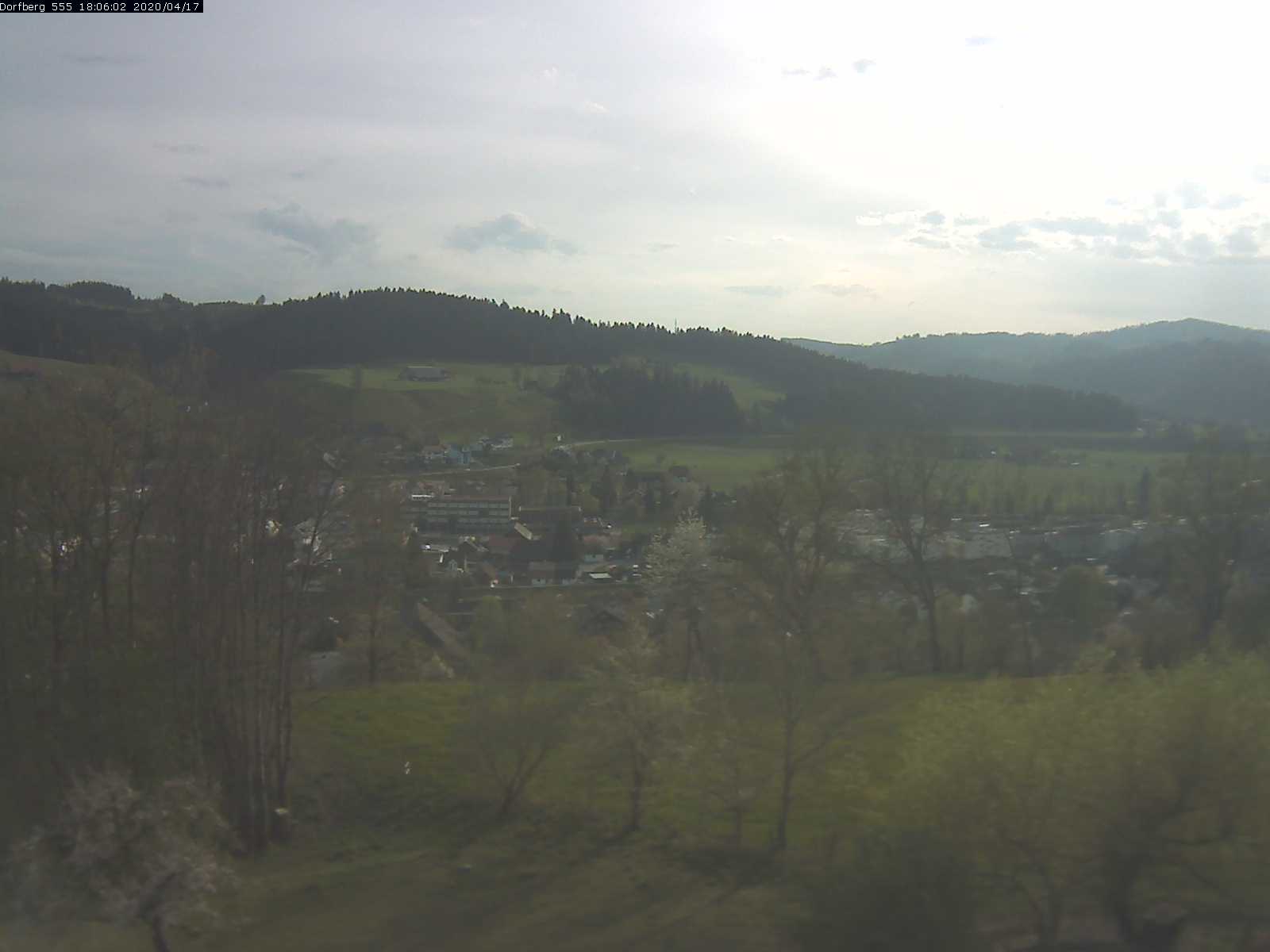Webcam-Bild: Aussicht vom Dorfberg in Langnau 20200417-180602