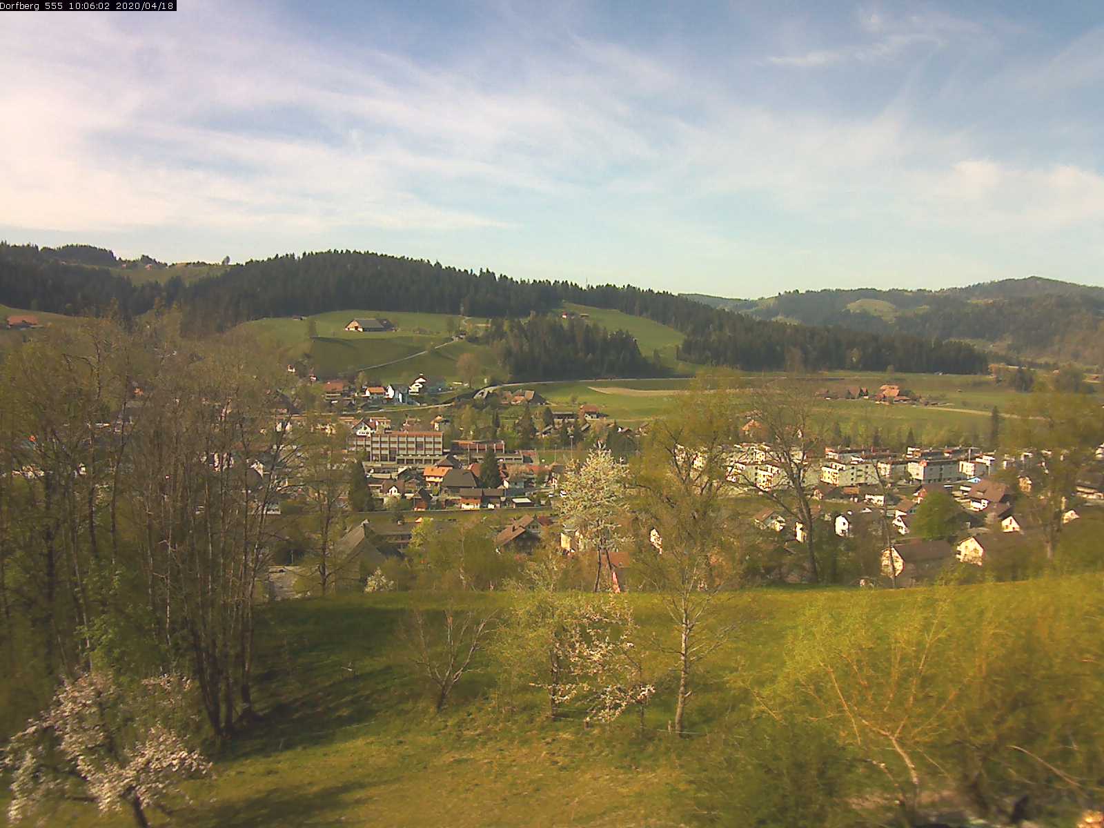 Webcam-Bild: Aussicht vom Dorfberg in Langnau 20200418-100601