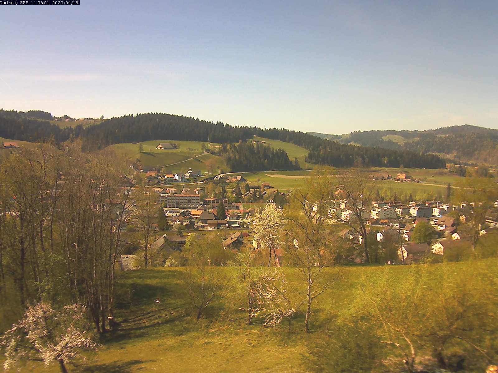 Webcam-Bild: Aussicht vom Dorfberg in Langnau 20200418-110601