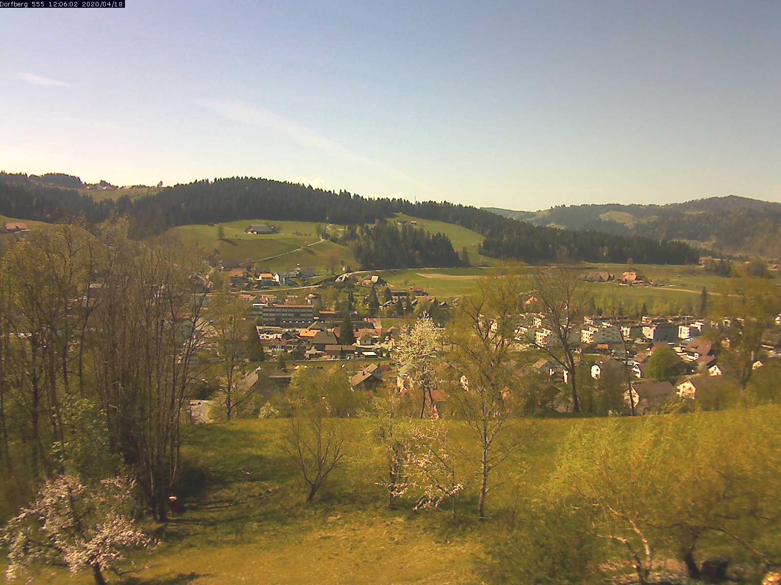 Webcam-Bild: Aussicht vom Dorfberg in Langnau 20200418-120601