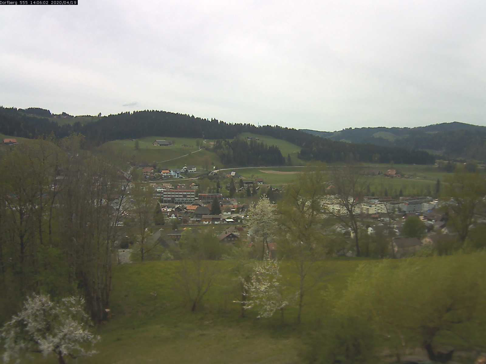 Webcam-Bild: Aussicht vom Dorfberg in Langnau 20200419-140602