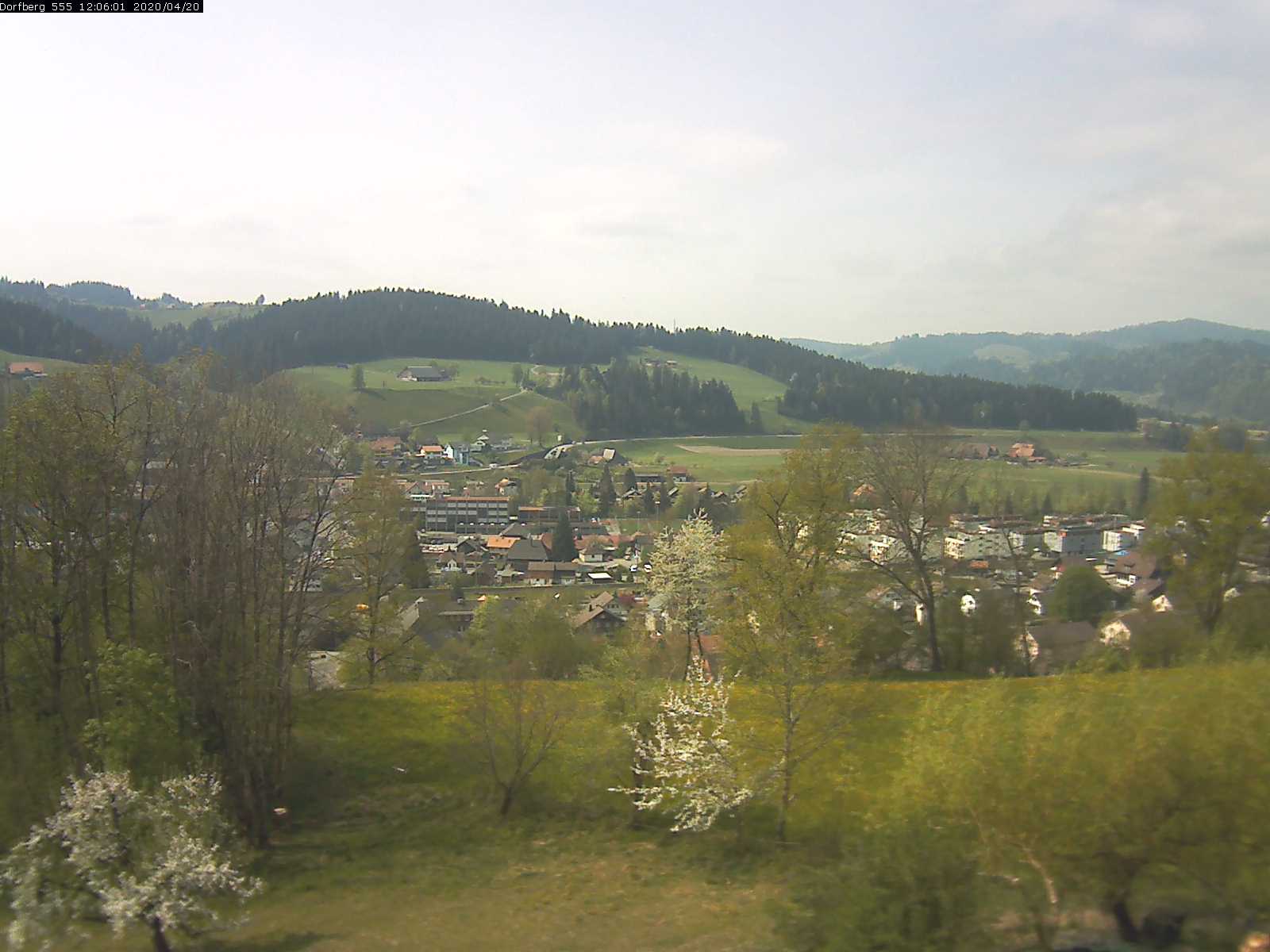 Webcam-Bild: Aussicht vom Dorfberg in Langnau 20200420-120601
