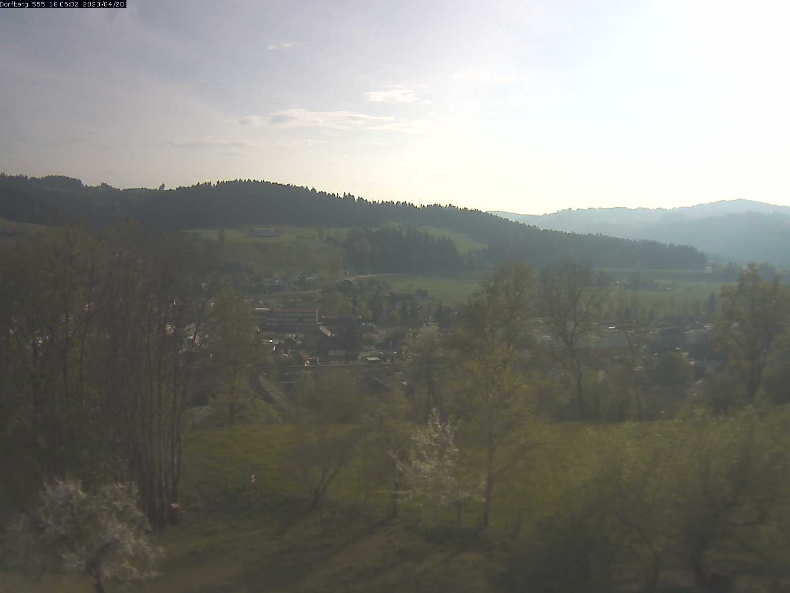 Webcam-Bild: Aussicht vom Dorfberg in Langnau 20200420-180601