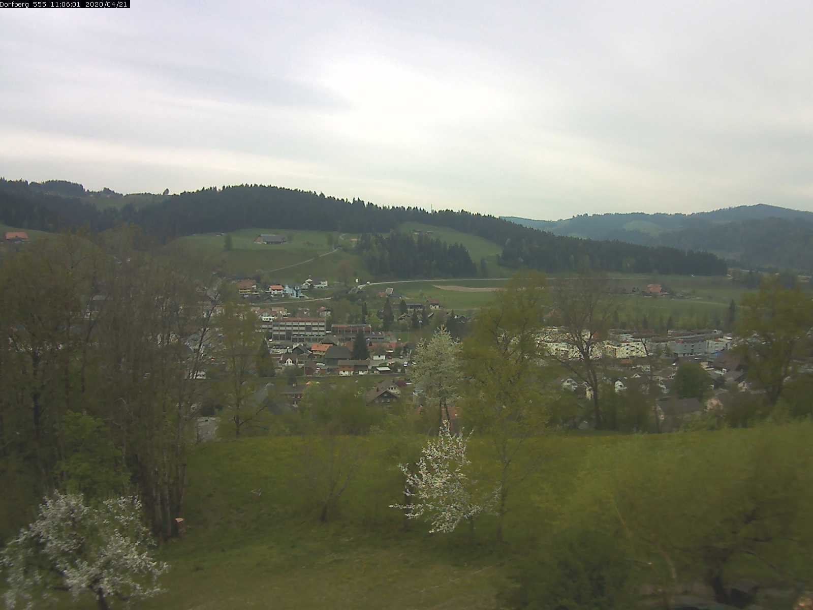 Webcam-Bild: Aussicht vom Dorfberg in Langnau 20200421-110601