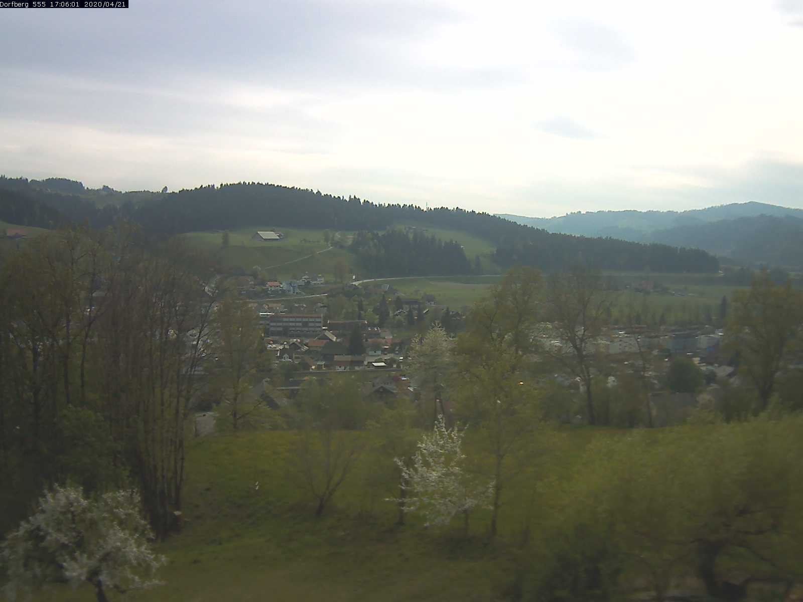 Webcam-Bild: Aussicht vom Dorfberg in Langnau 20200421-170601