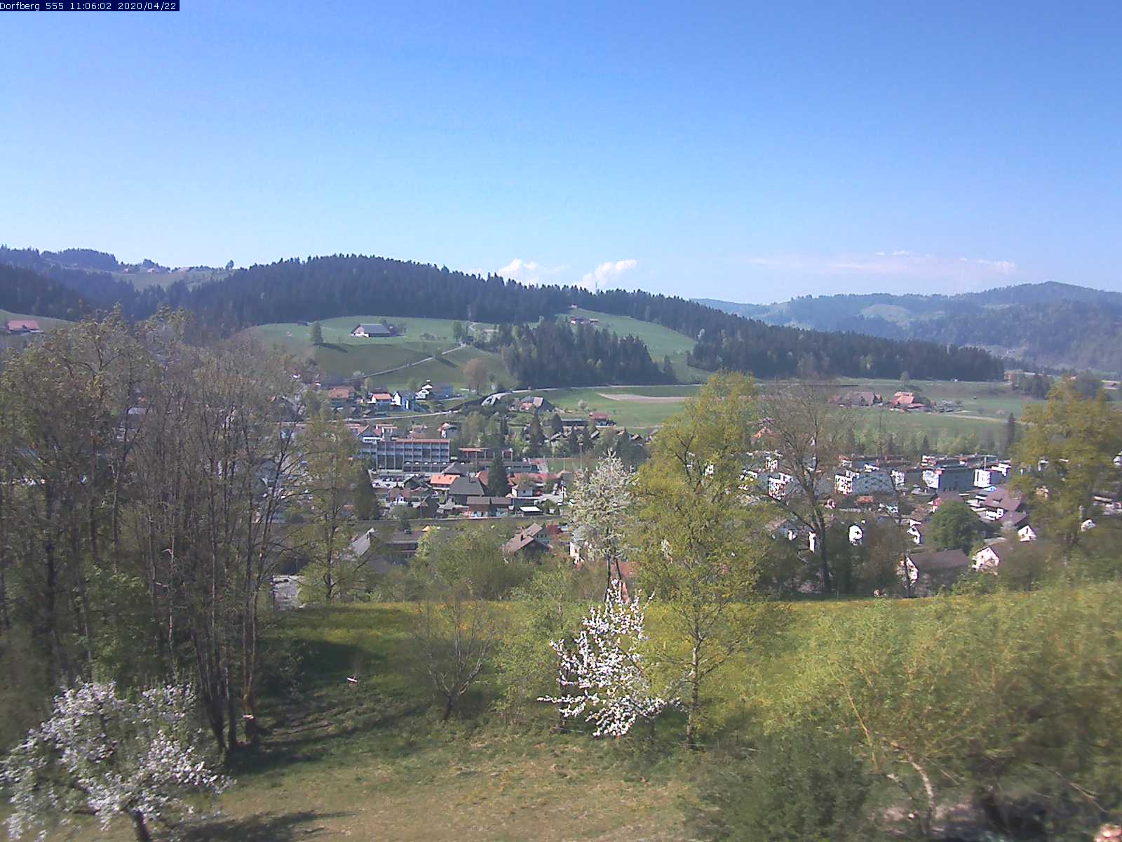 Webcam-Bild: Aussicht vom Dorfberg in Langnau 20200422-110601