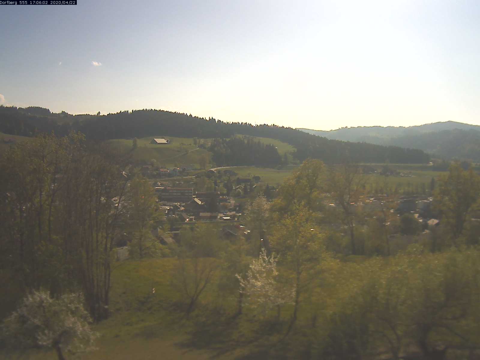 Webcam-Bild: Aussicht vom Dorfberg in Langnau 20200422-170601