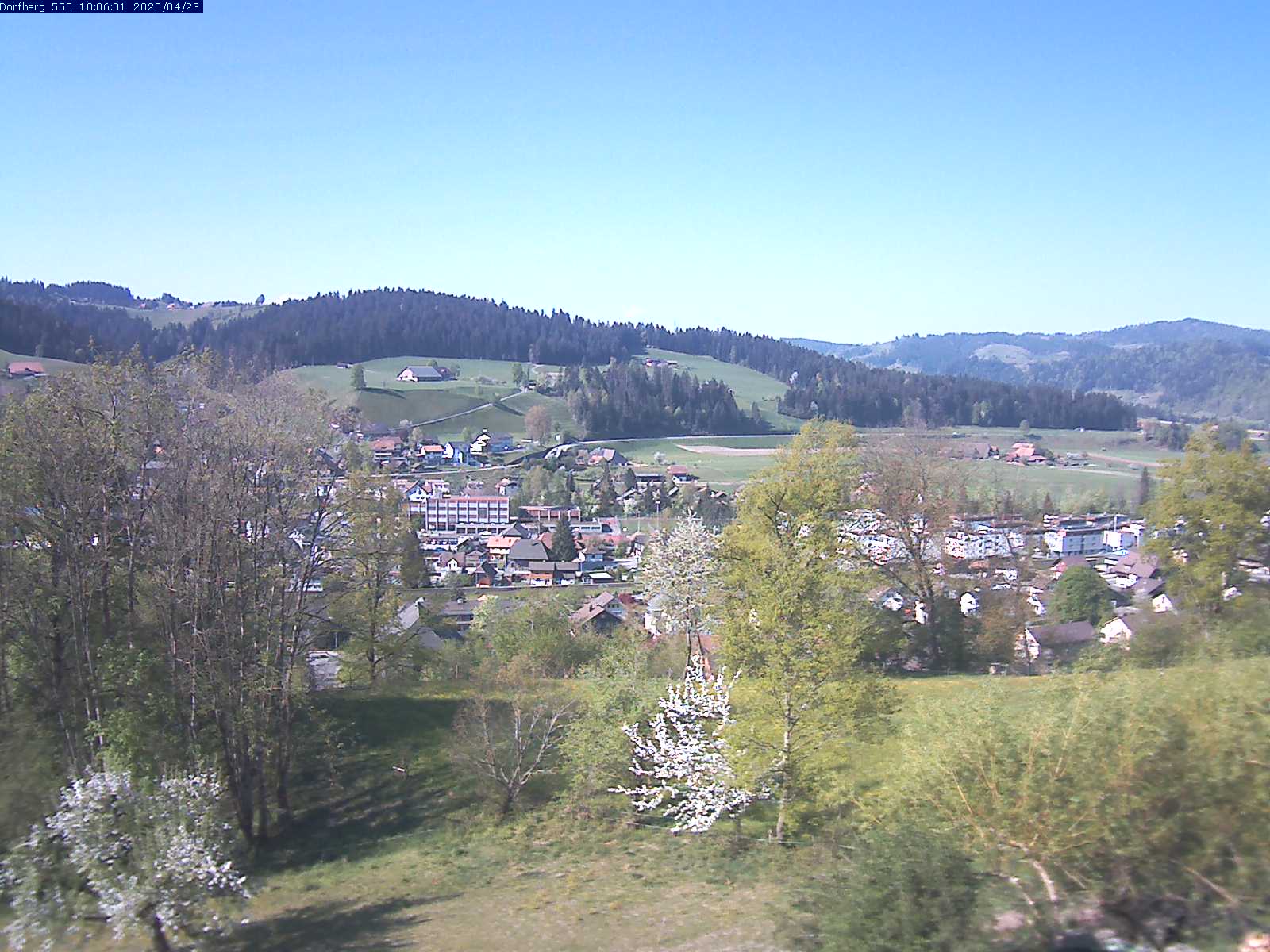 Webcam-Bild: Aussicht vom Dorfberg in Langnau 20200423-100601