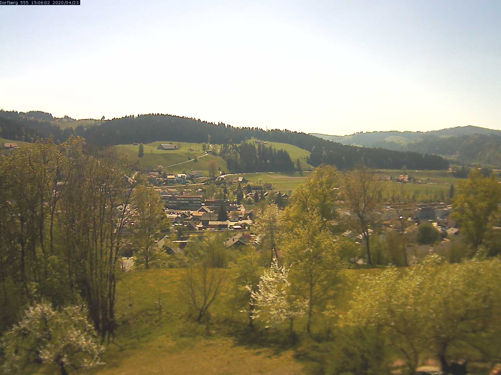 Webcam-Bild: Aussicht vom Dorfberg in Langnau 20200423-150601