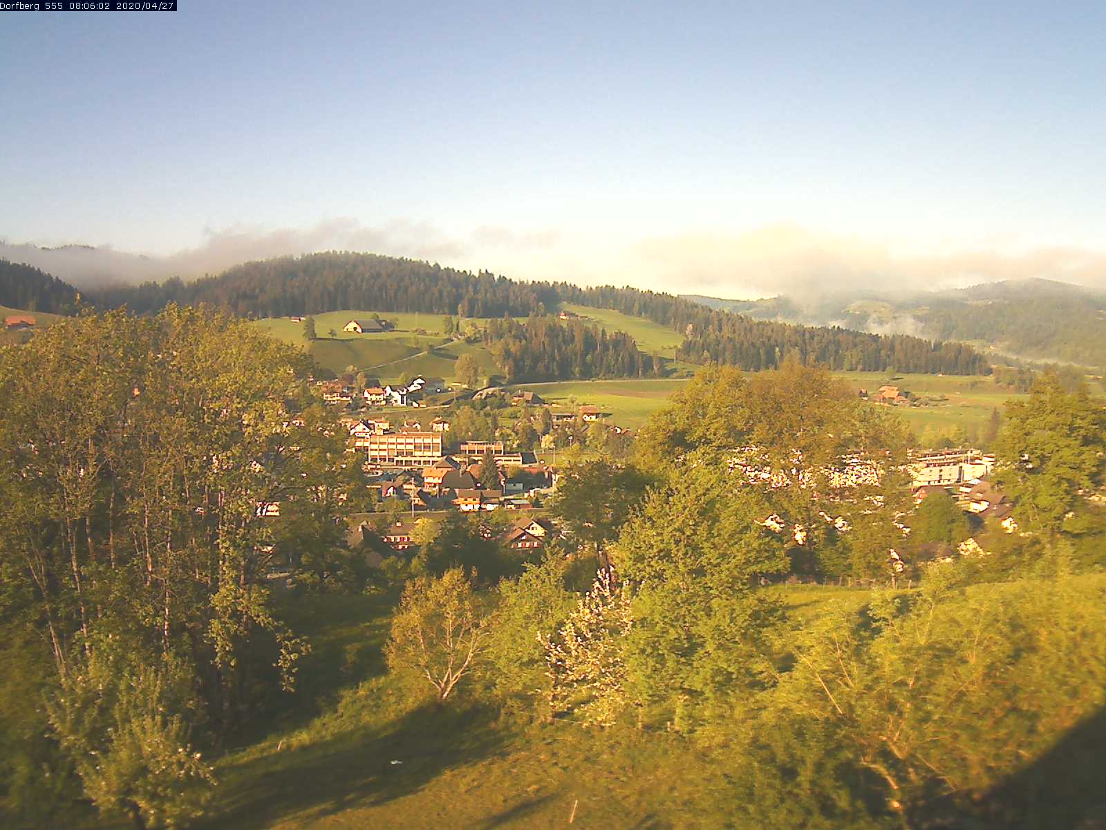 Webcam-Bild: Aussicht vom Dorfberg in Langnau 20200427-080601