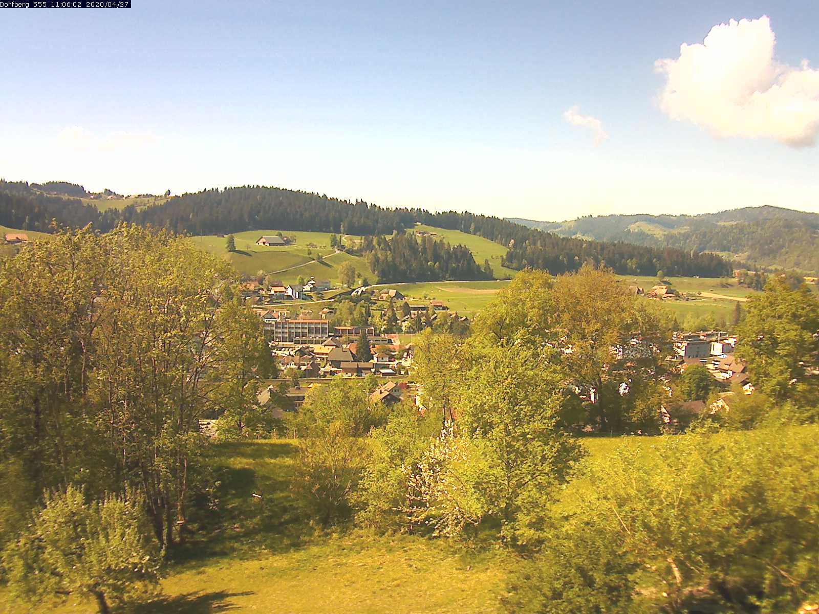 Webcam-Bild: Aussicht vom Dorfberg in Langnau 20200427-110601