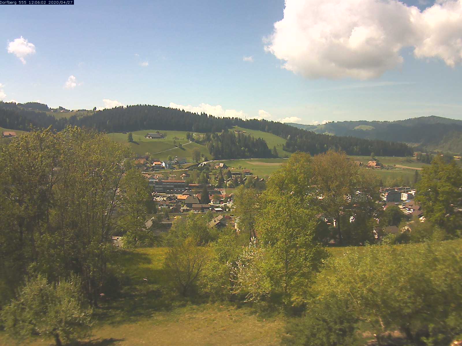 Webcam-Bild: Aussicht vom Dorfberg in Langnau 20200427-120601
