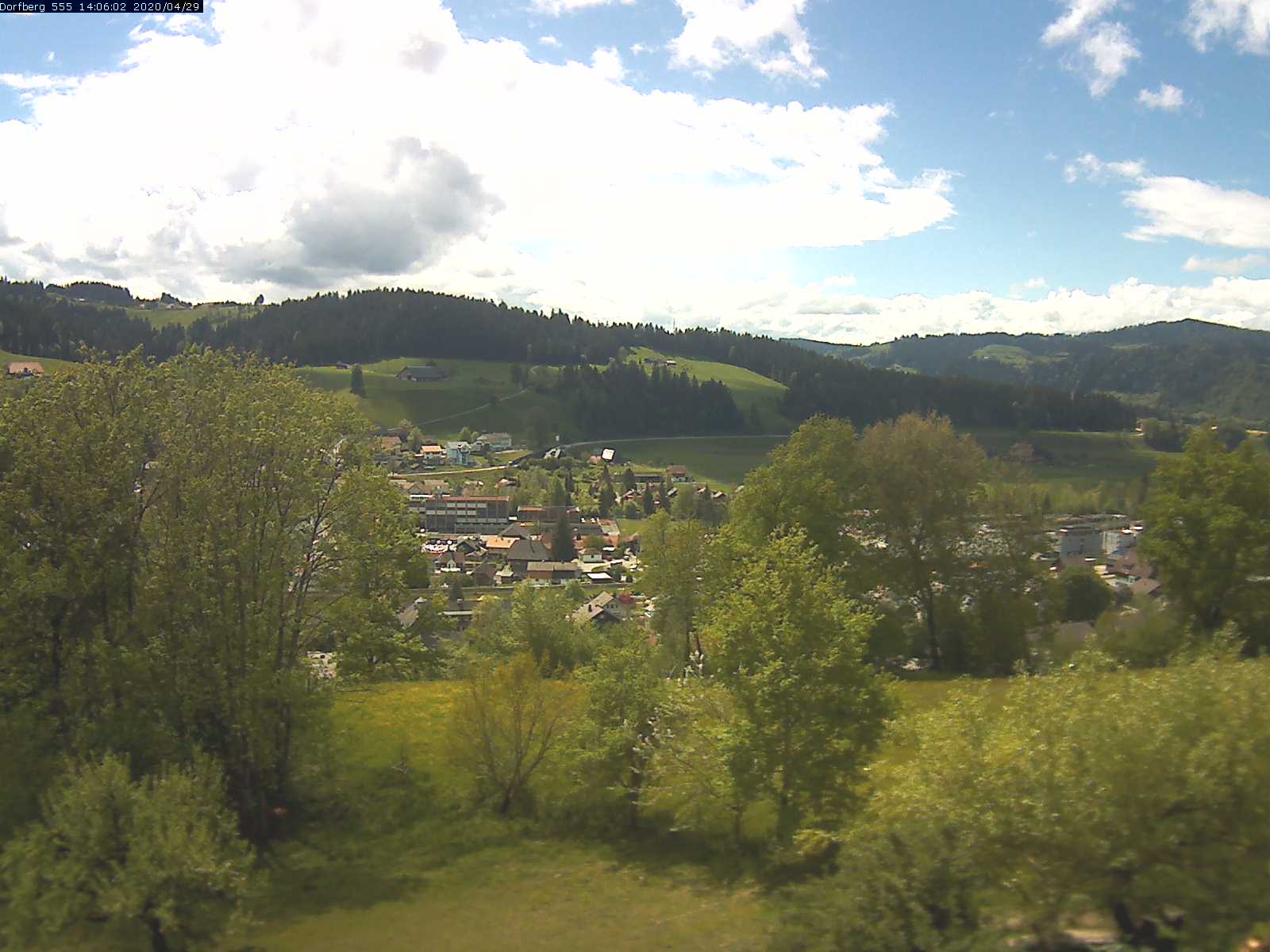 Webcam-Bild: Aussicht vom Dorfberg in Langnau 20200429-140601