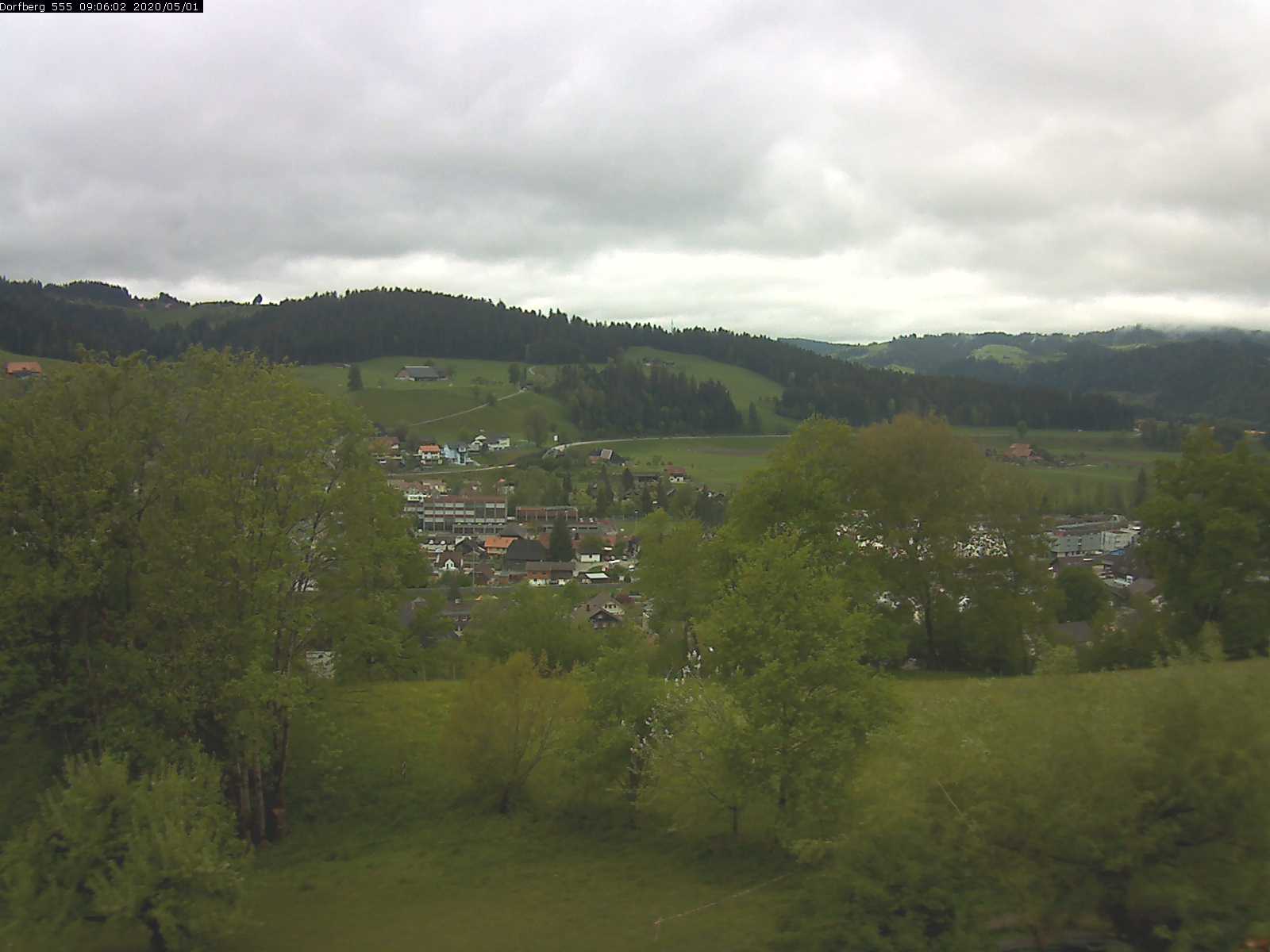 Webcam-Bild: Aussicht vom Dorfberg in Langnau 20200501-090601