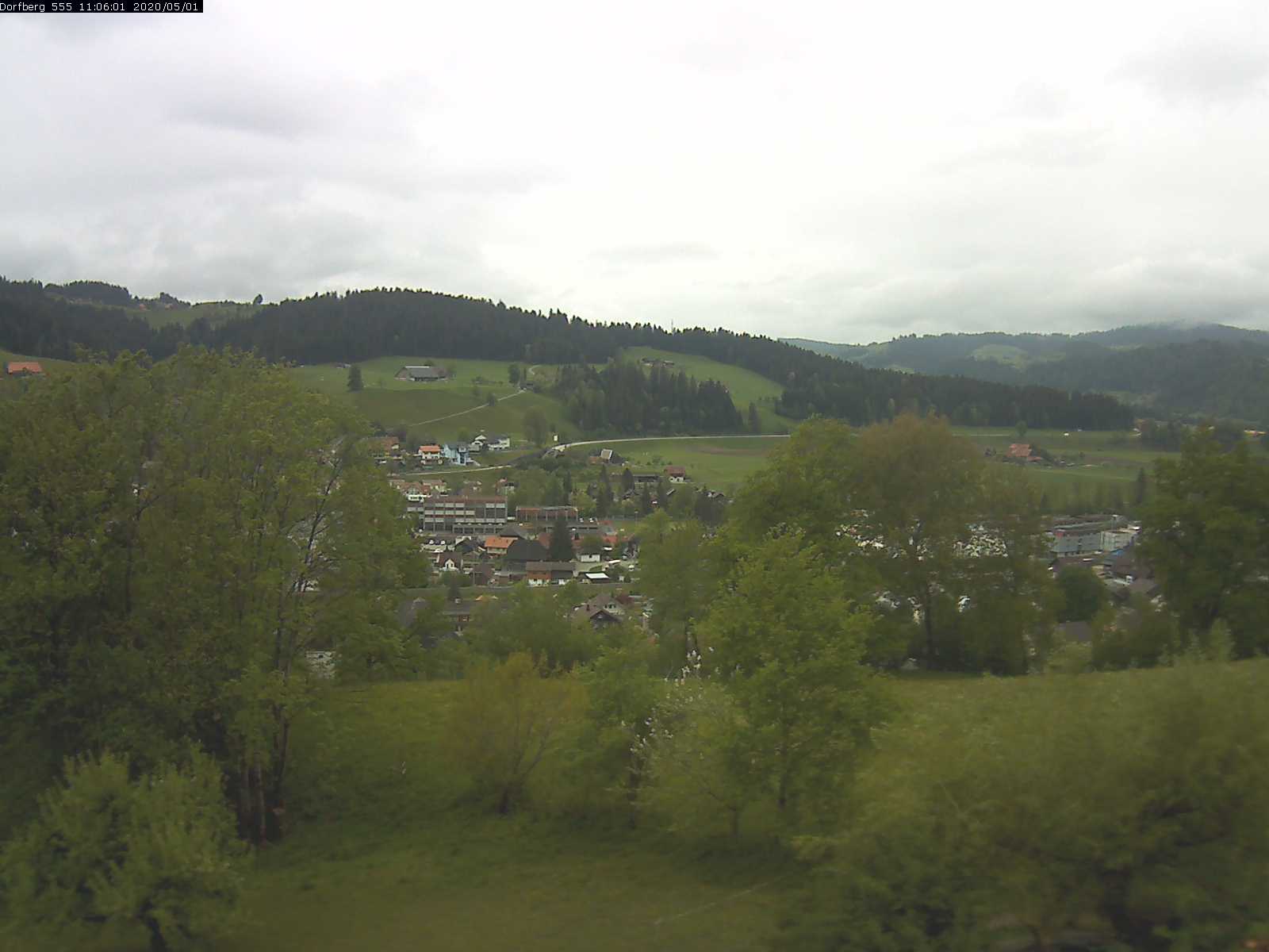 Webcam-Bild: Aussicht vom Dorfberg in Langnau 20200501-110601