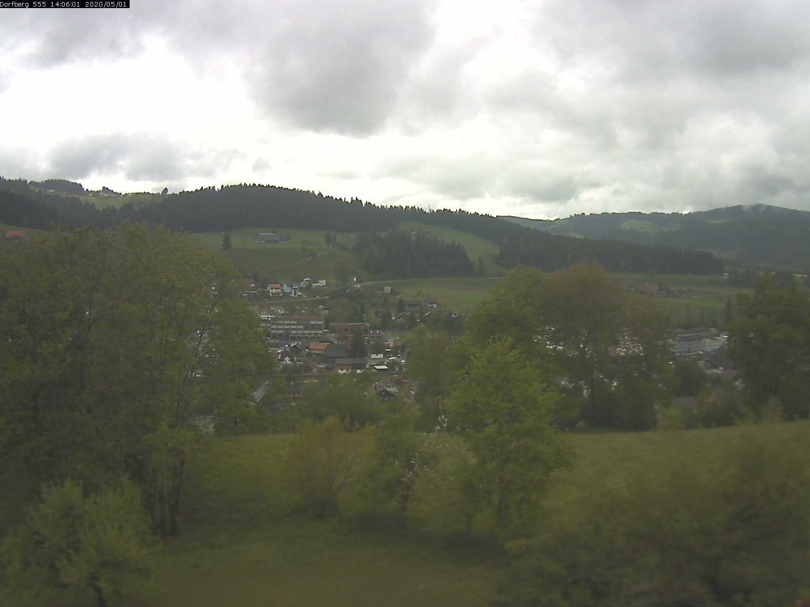 Webcam-Bild: Aussicht vom Dorfberg in Langnau 20200501-140601