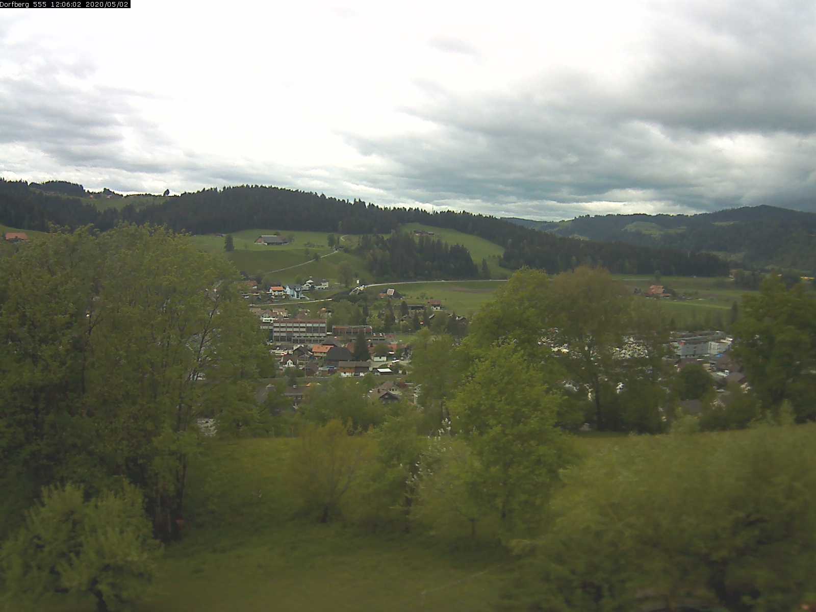 Webcam-Bild: Aussicht vom Dorfberg in Langnau 20200502-120601