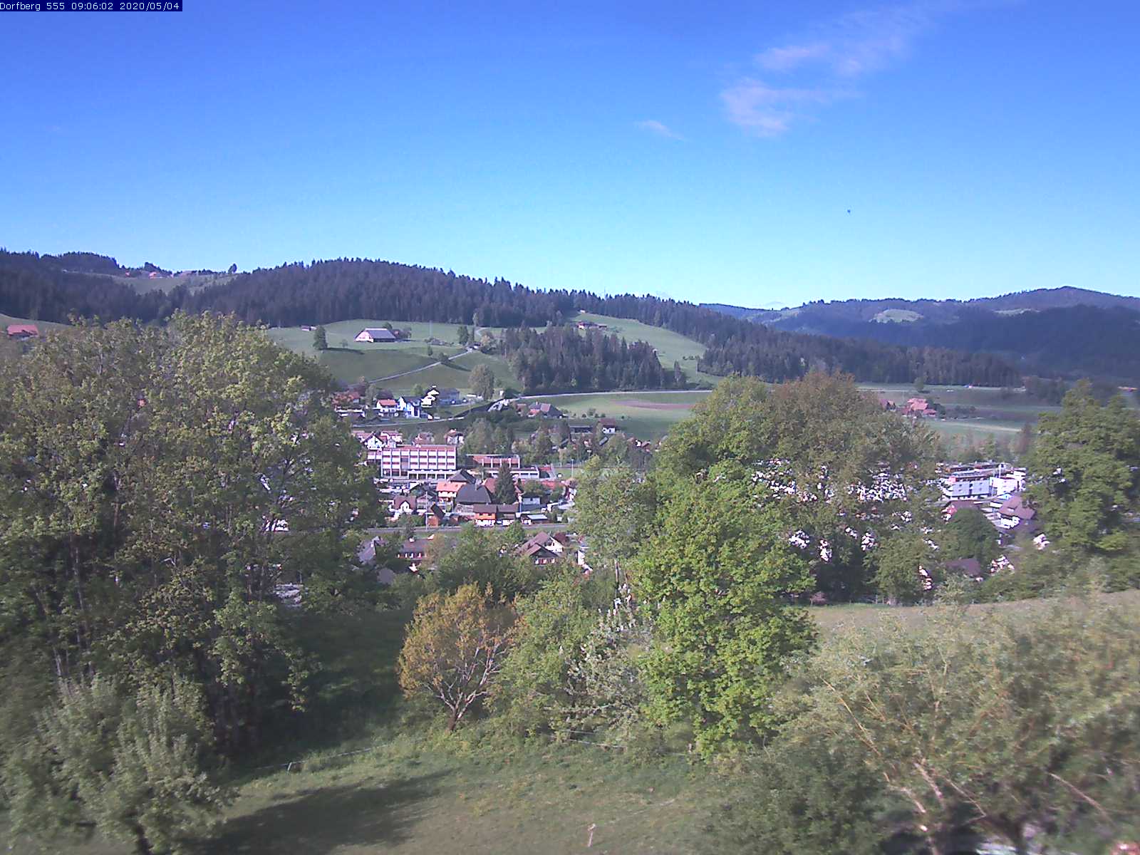 Webcam-Bild: Aussicht vom Dorfberg in Langnau 20200504-090601