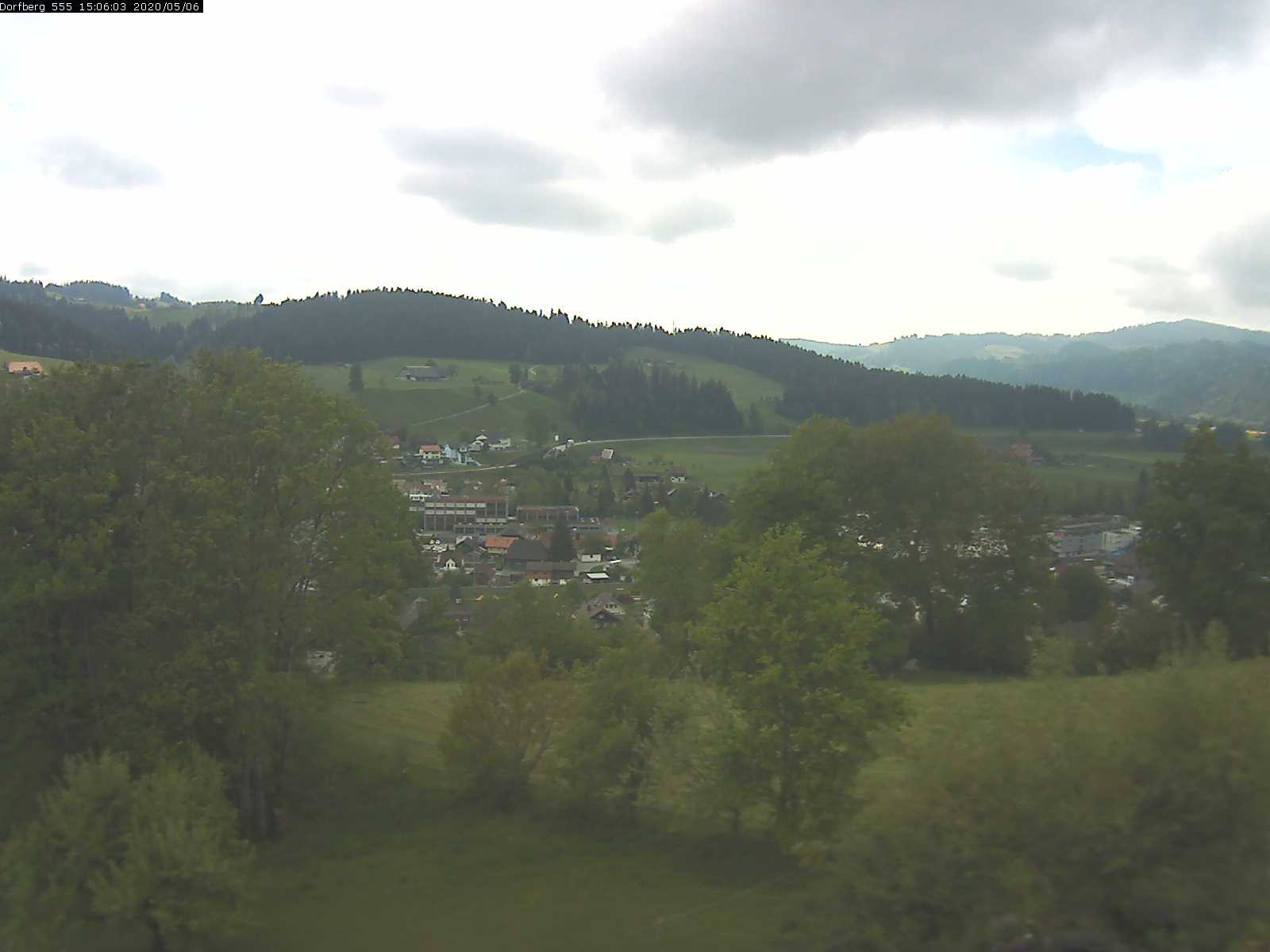 Webcam-Bild: Aussicht vom Dorfberg in Langnau 20200506-150601