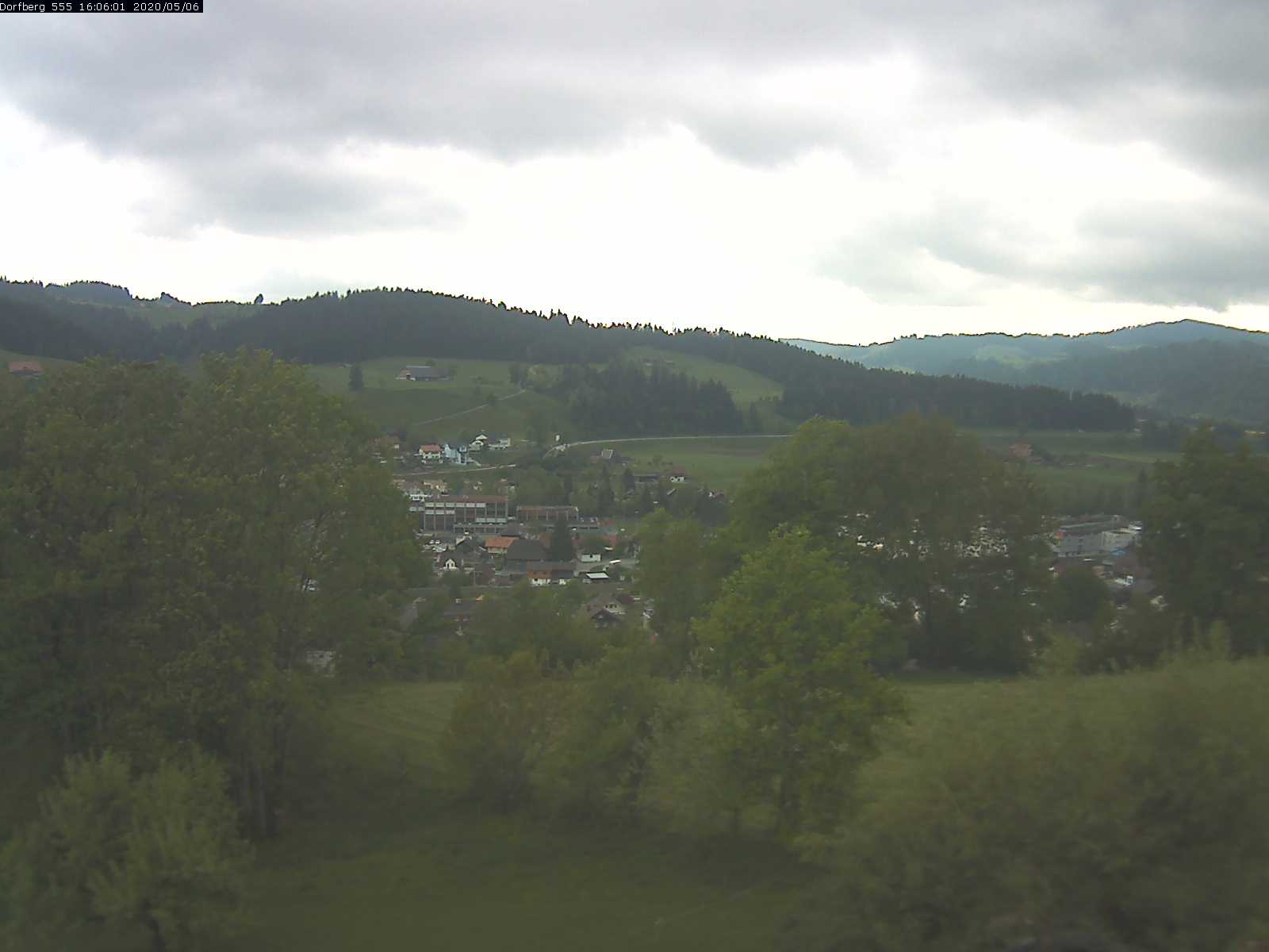 Webcam-Bild: Aussicht vom Dorfberg in Langnau 20200506-160601
