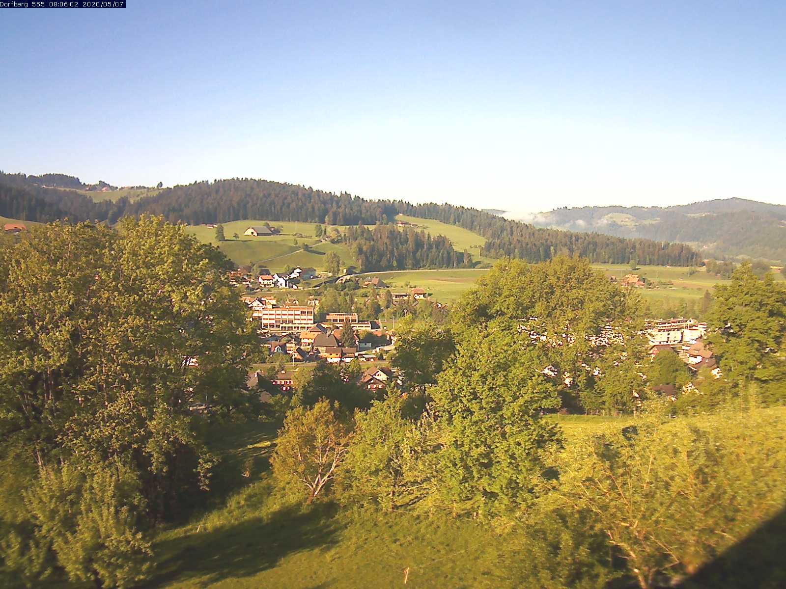 Webcam-Bild: Aussicht vom Dorfberg in Langnau 20200507-080601