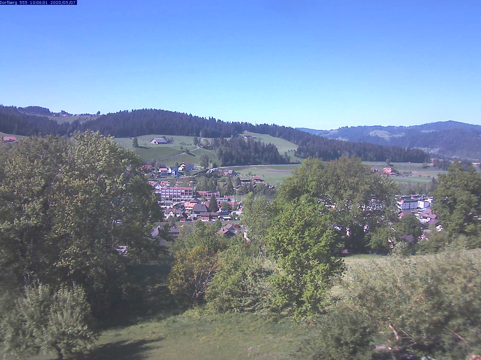 Webcam-Bild: Aussicht vom Dorfberg in Langnau 20200507-100601