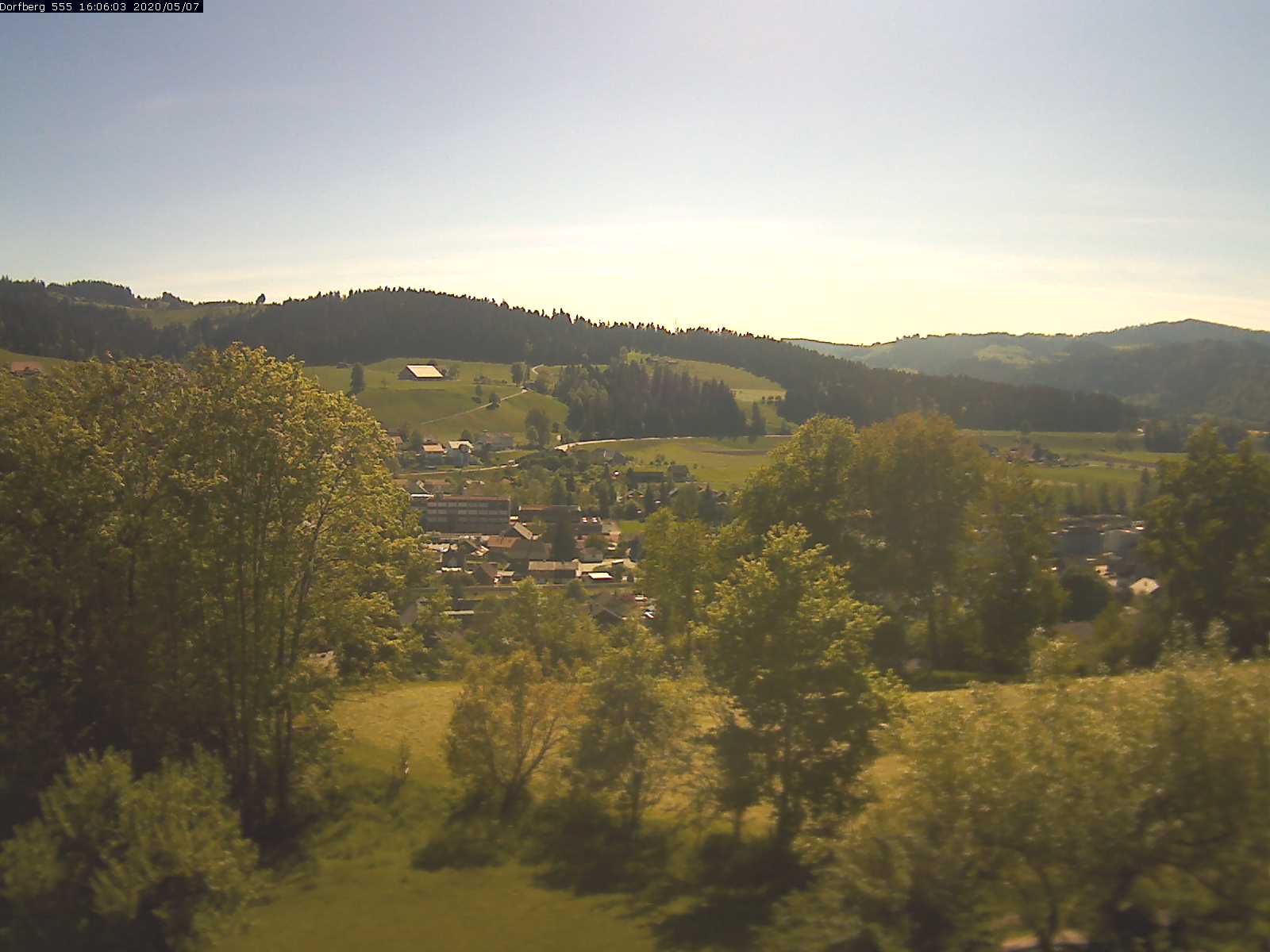 Webcam-Bild: Aussicht vom Dorfberg in Langnau 20200507-160601