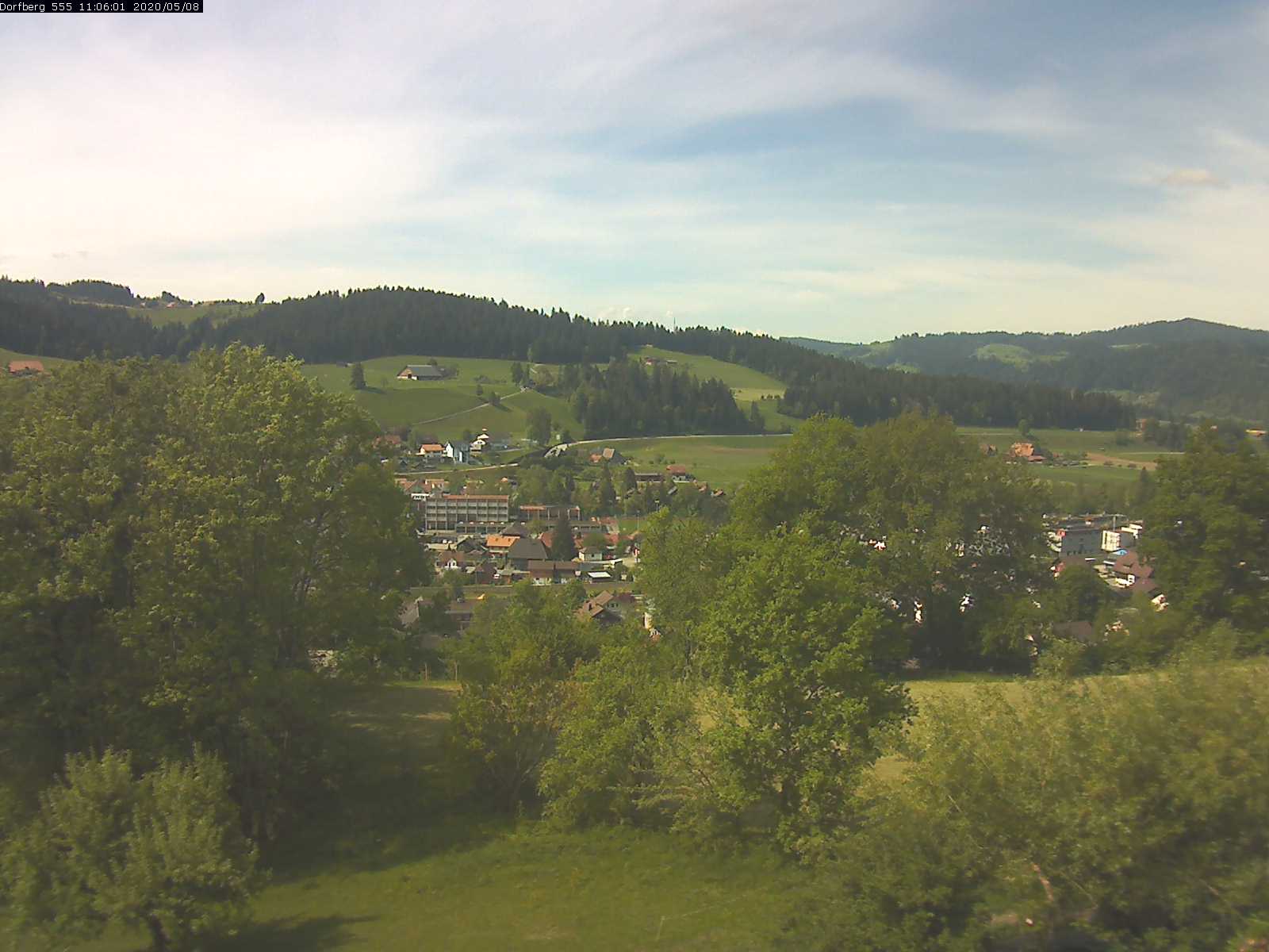 Webcam-Bild: Aussicht vom Dorfberg in Langnau 20200508-110601