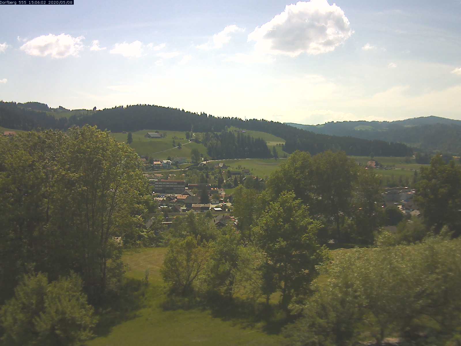 Webcam-Bild: Aussicht vom Dorfberg in Langnau 20200508-150601