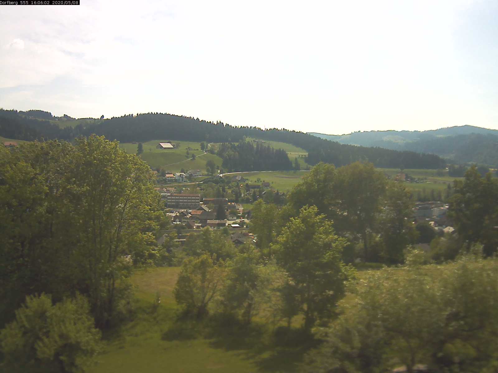 Webcam-Bild: Aussicht vom Dorfberg in Langnau 20200508-160601