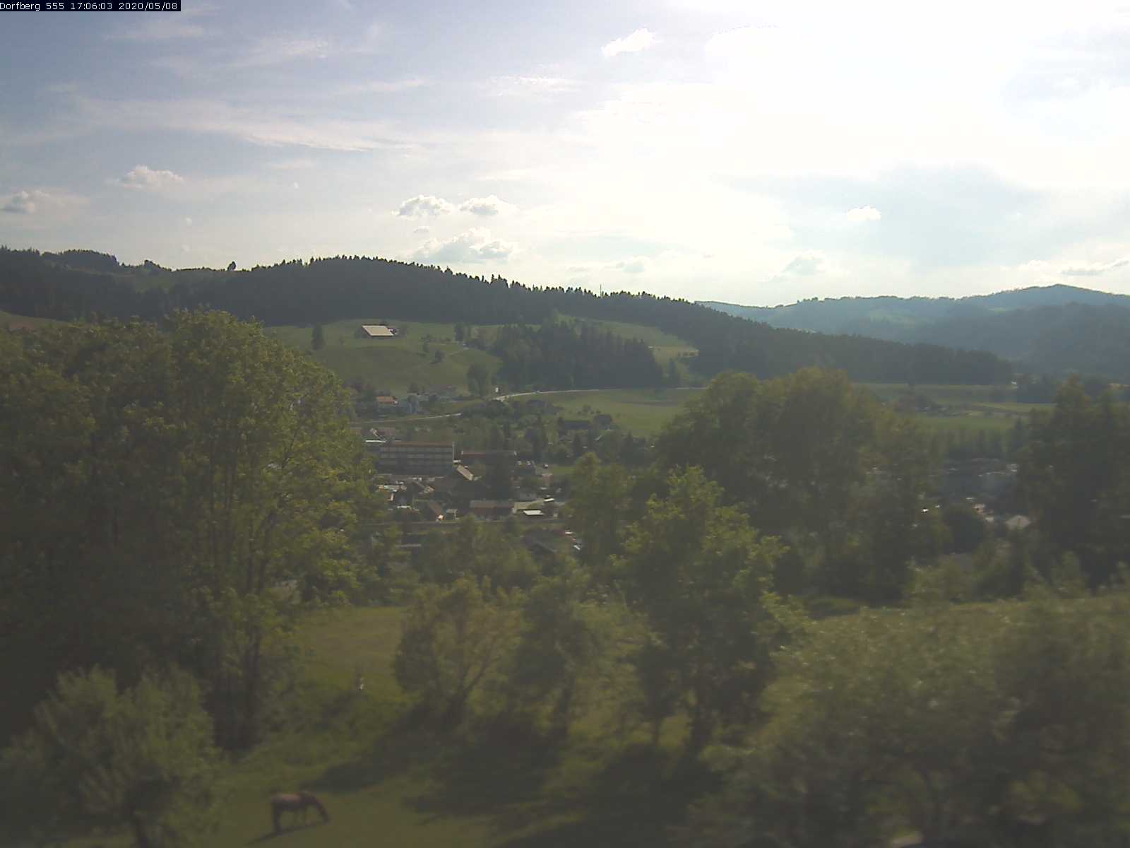 Webcam-Bild: Aussicht vom Dorfberg in Langnau 20200508-170601