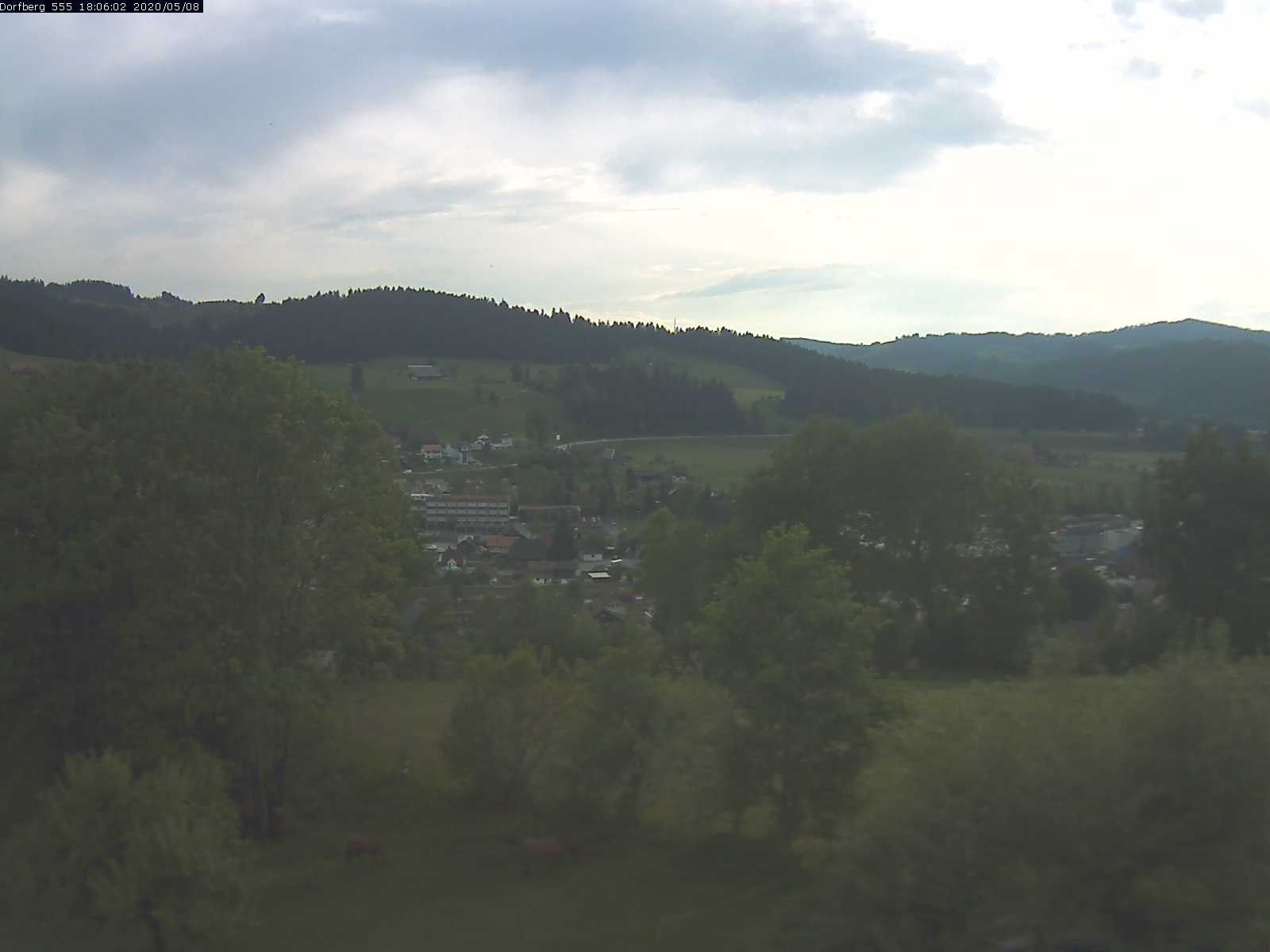 Webcam-Bild: Aussicht vom Dorfberg in Langnau 20200508-180601