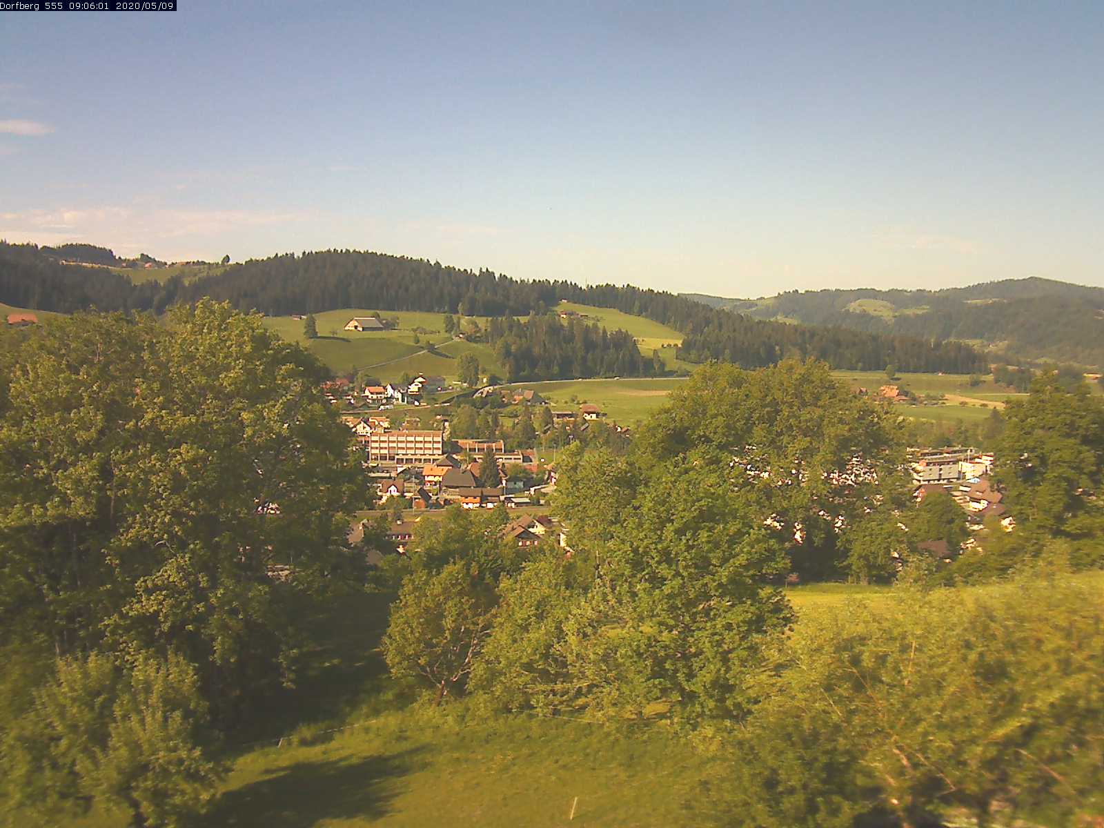 Webcam-Bild: Aussicht vom Dorfberg in Langnau 20200509-090601